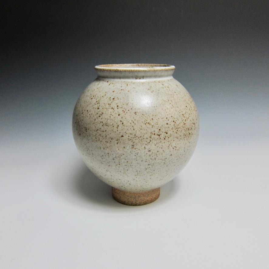Wheel Thrown Moon Jar by Jason Fox

Largely influenced by Korean Pottery, Jason pays respect to the rich history of Moon Jars.

