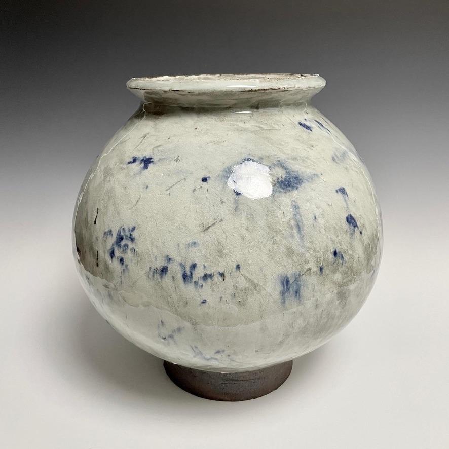 Wheel Thrown Moon Jar by Jason Fox.

Largely influenced by Korean Pottery, Jason pays respect to the rich history of Moon Jars with this piece.

