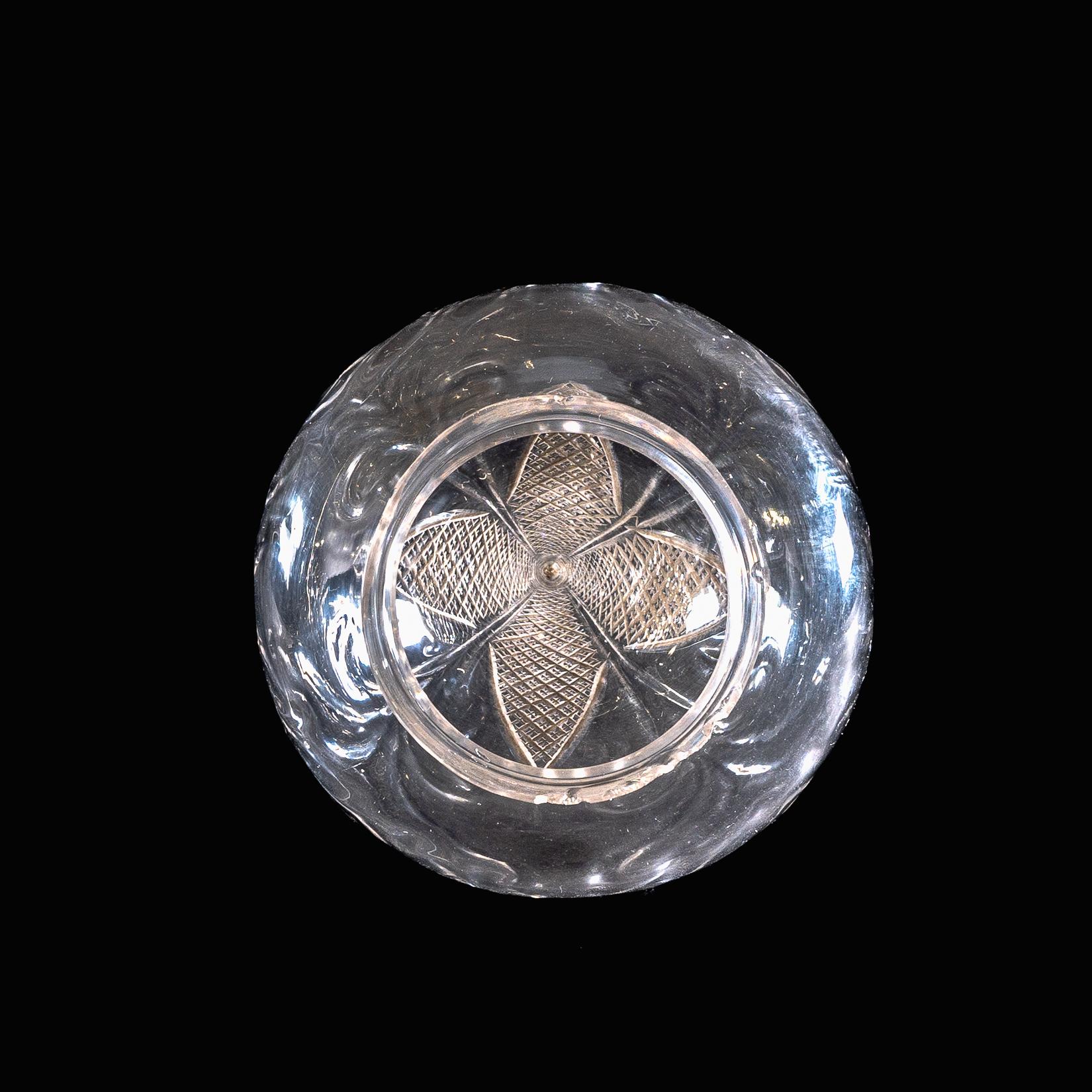 Wheel-Turned Clear Glass Shade with Peacock Feather Design & Textured Top In Good Condition For Sale In London, GB