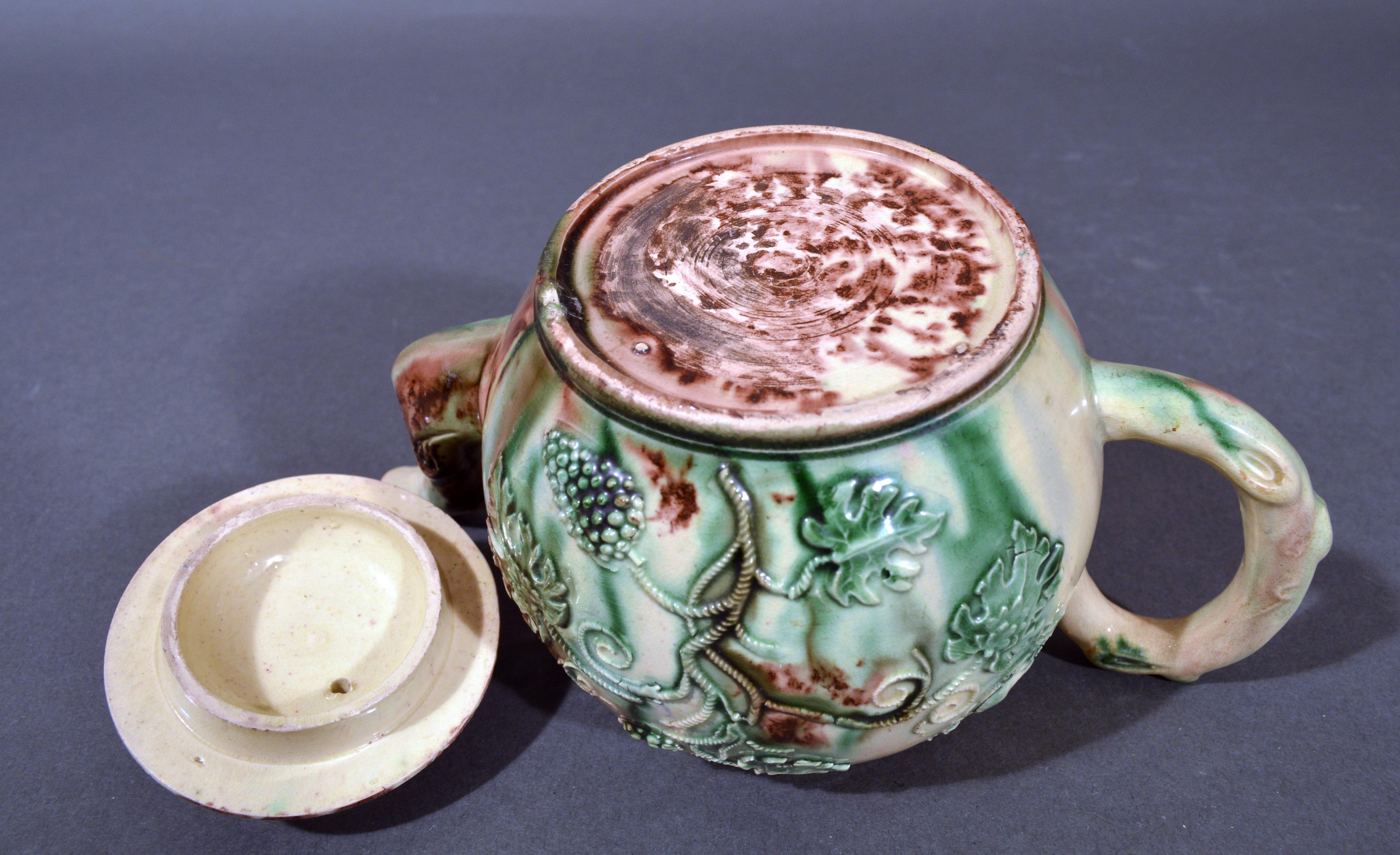 Whieldon-Type Creamware Apple Teapot and Cover, Staffordshire In Good Condition In Downingtown, PA