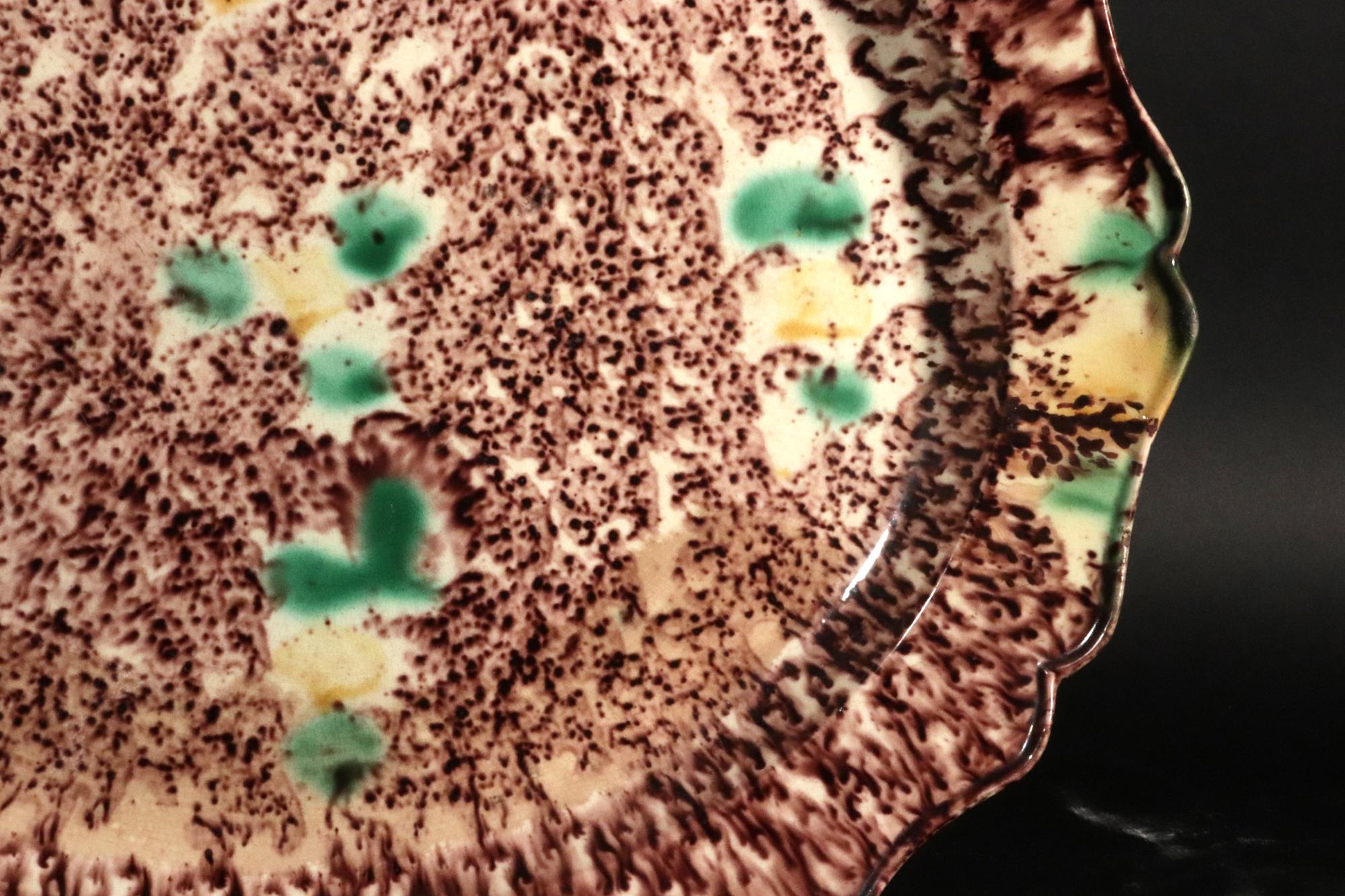 Whieldon-type Large Creamware Pottery Tortoiseshell Platter In Good Condition For Sale In Downingtown, PA