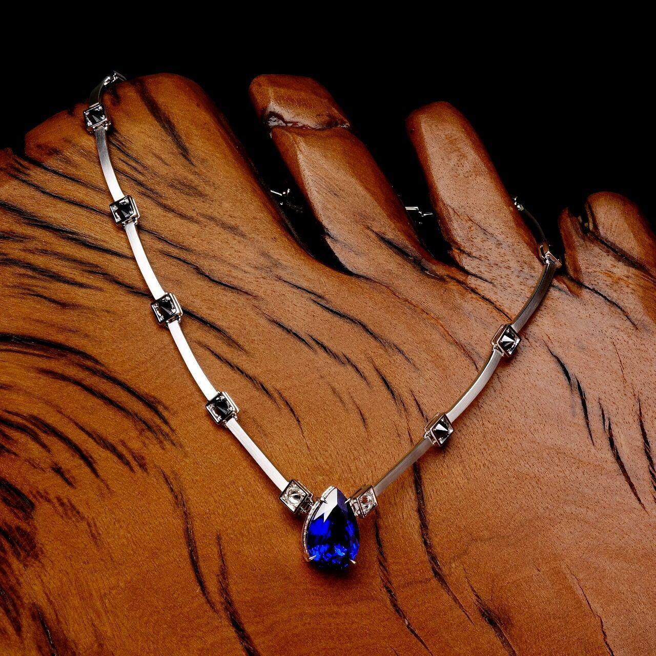 Oval Cut White Gold Tanzanite Necklace For Sale