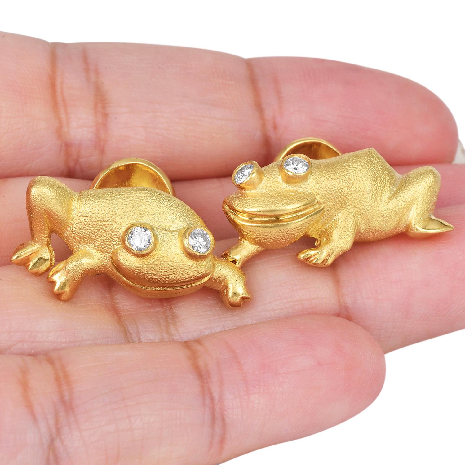 Whimsical 18K Yellow Gold Frog Cufflinks with Diamond Eyes For Sale 1