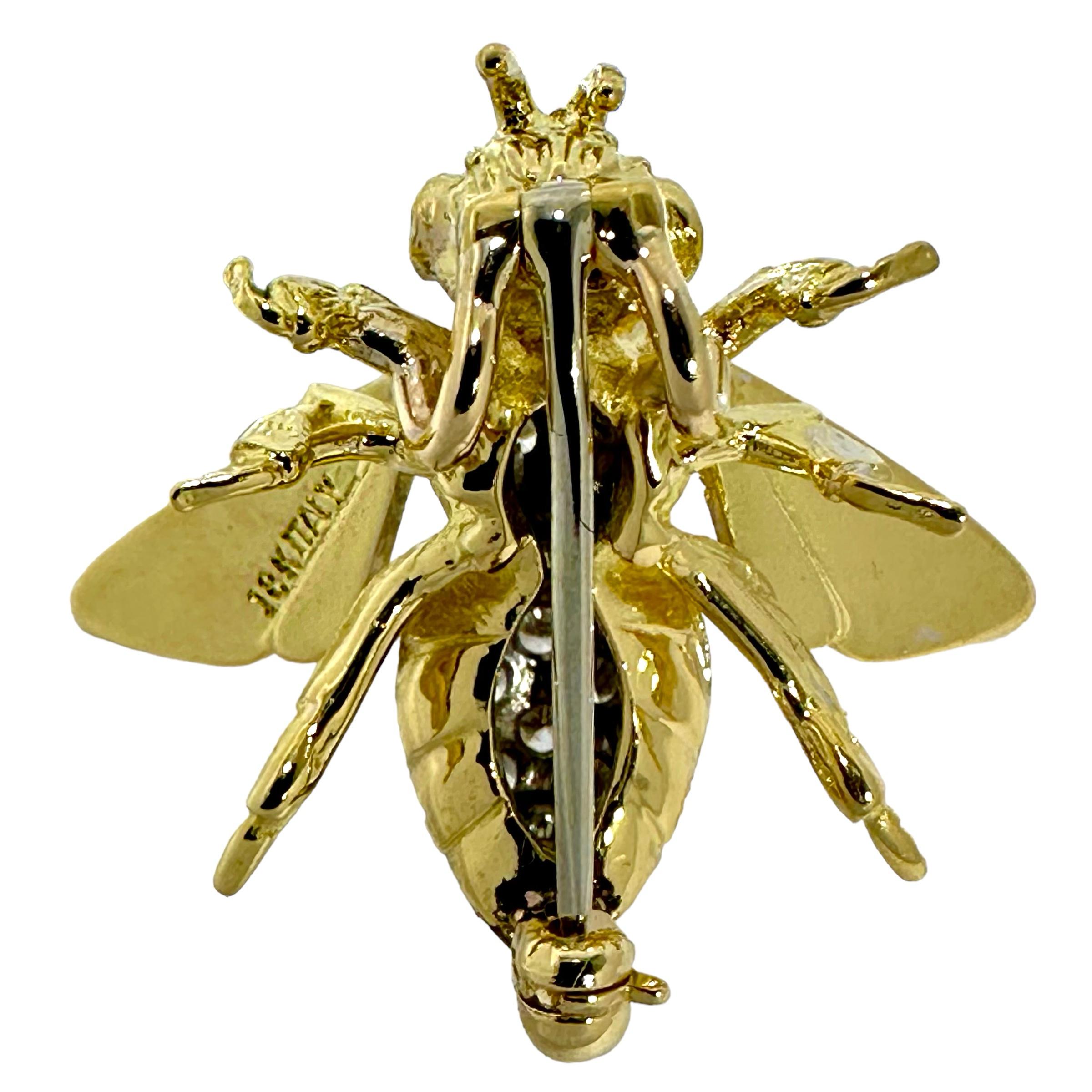 Whimsical 18k Yellow Gold  Italian Diamond Set Honey Bee In Good Condition For Sale In Palm Beach, FL