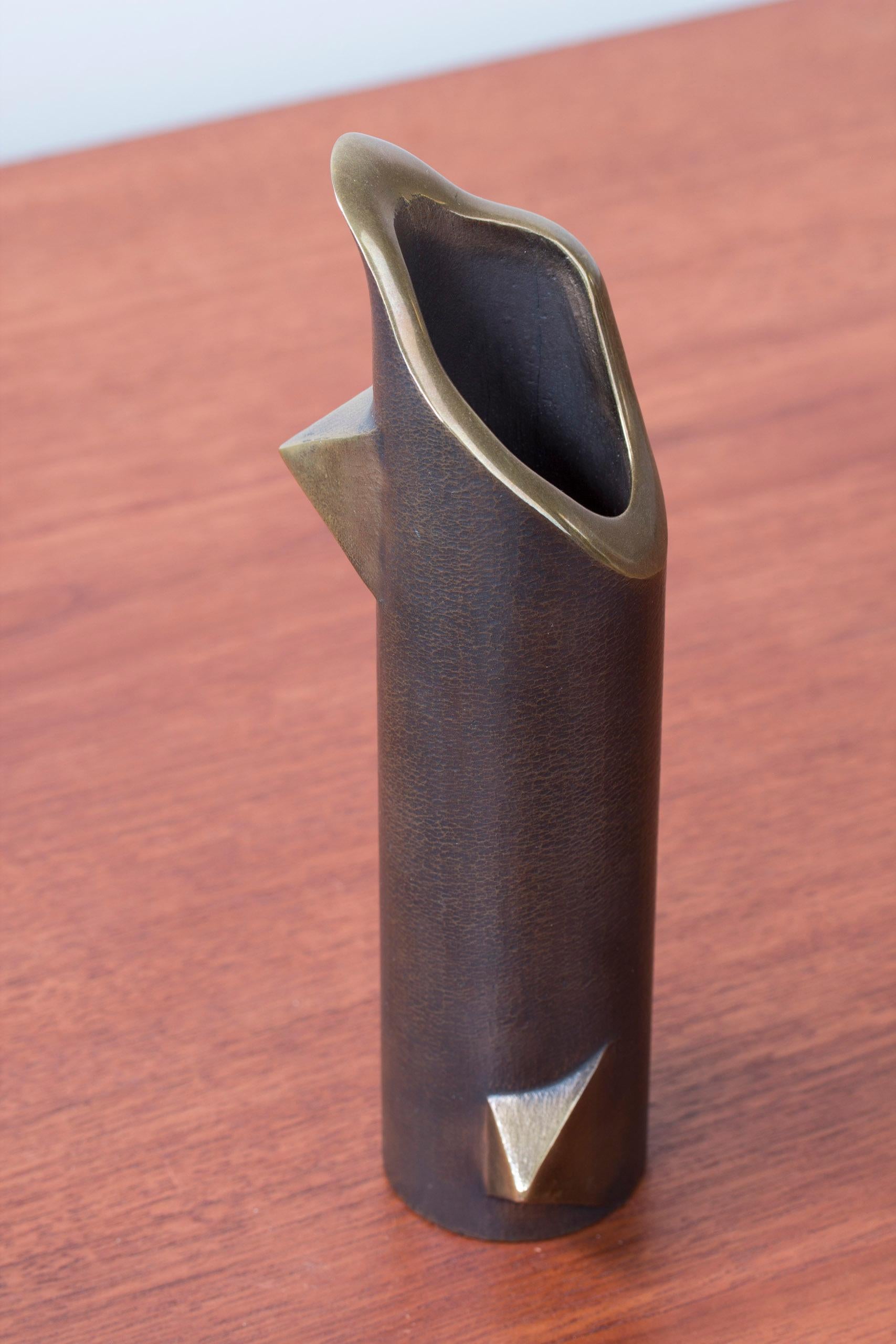 Patiné Whimsical biomorphic bronze vase by Ekbergs, 1960-70s, Sweden en vente