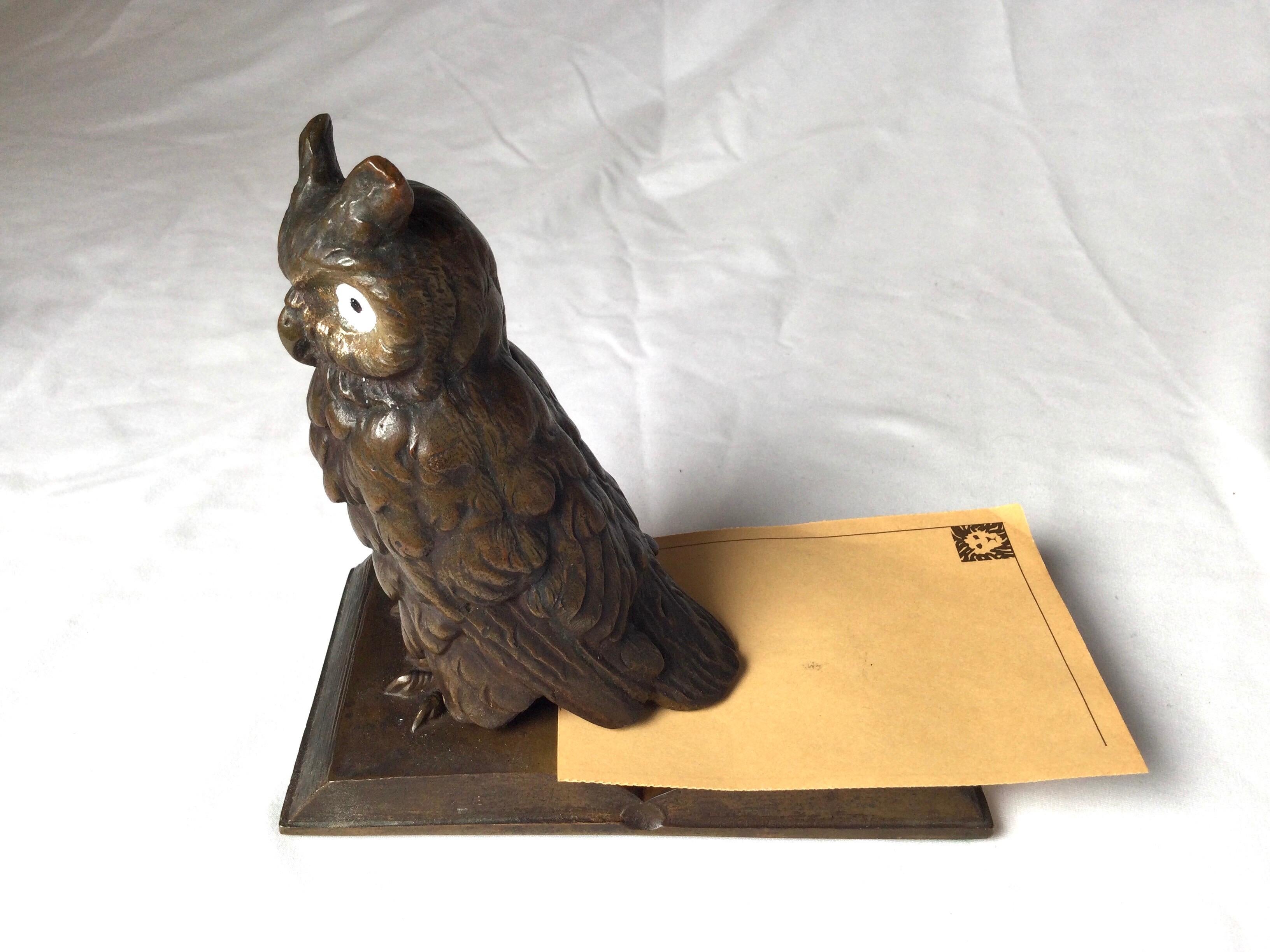 Whimsical Cast and Patinated Bronze Owl Paper Clip In Good Condition In Lambertville, NJ