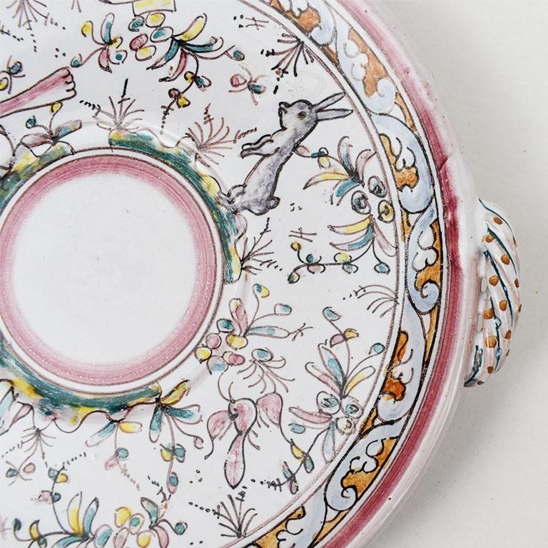 Skurrile rosa und grüne Frühlings-Thema-Teller aus Keramik, hergestellt in Portugal im Zustand „Gut“ im Angebot in Oklahoma City, OK