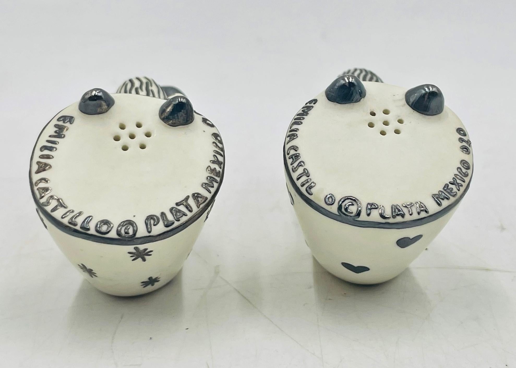 Argent Salière et poivrière en argent et porcelaine d'Emilia Castillo, années 1980 en vente