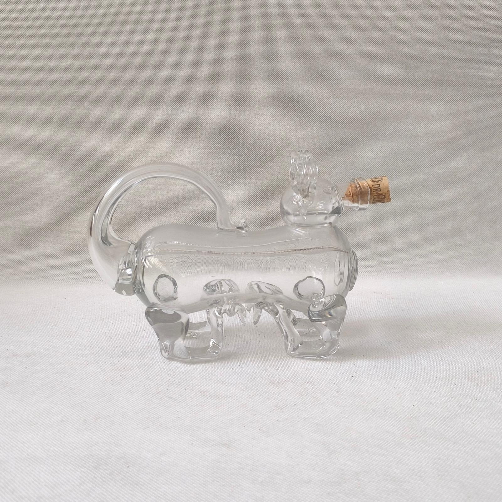 Milieu du XXe siècle Carafe à décanter en verre en forme d'animal 