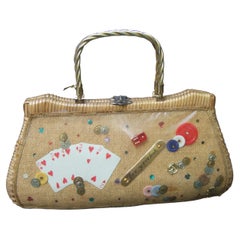 Caprichoso bolso retro de mimbre tejido con temática de juegos de azar c 1960s