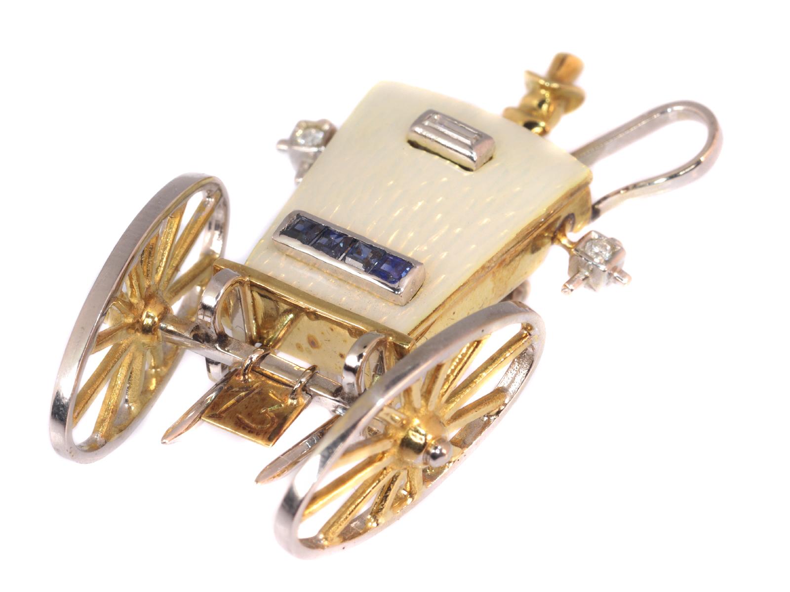 Whimsical Gold Brooch Carriage Typical Vintage 1950s Style Mellerio In Excellent Condition For Sale In Antwerp, BE