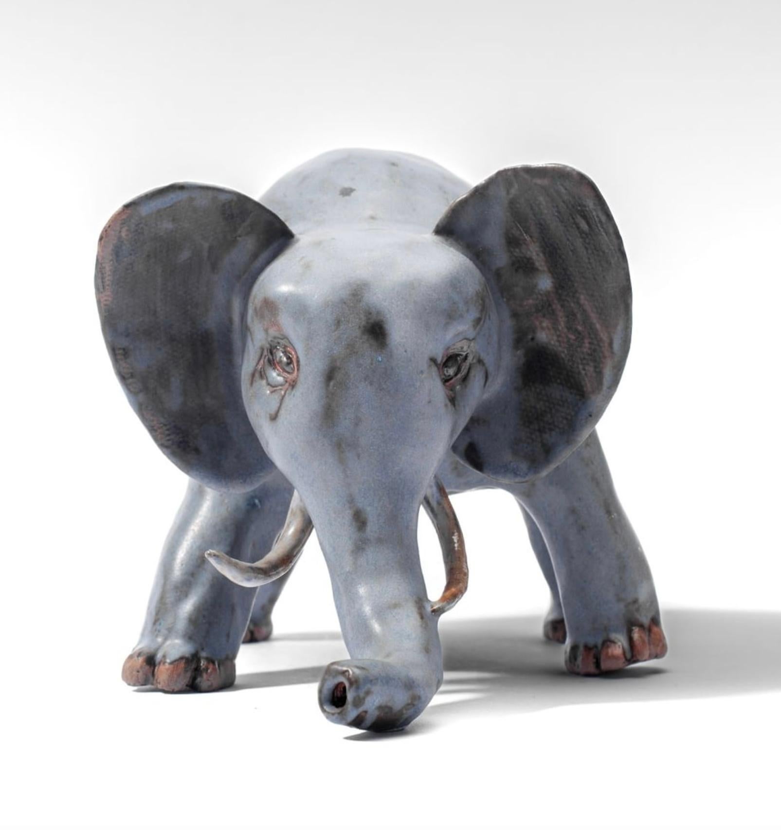Éléphant fantaisiste en poterie émaillée, tourné à la main en vente 6