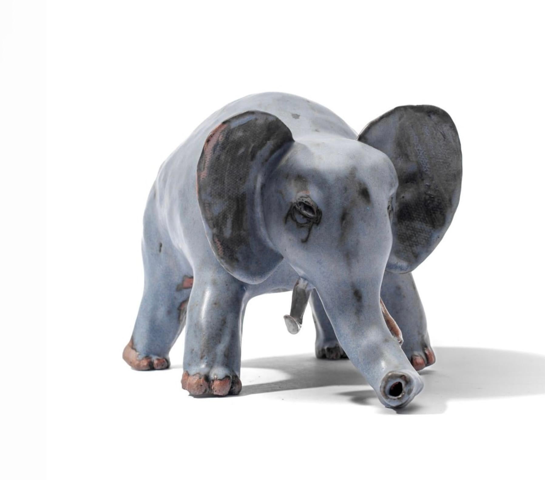 Éléphant fantaisiste en poterie émaillée, tourné à la main en vente 7