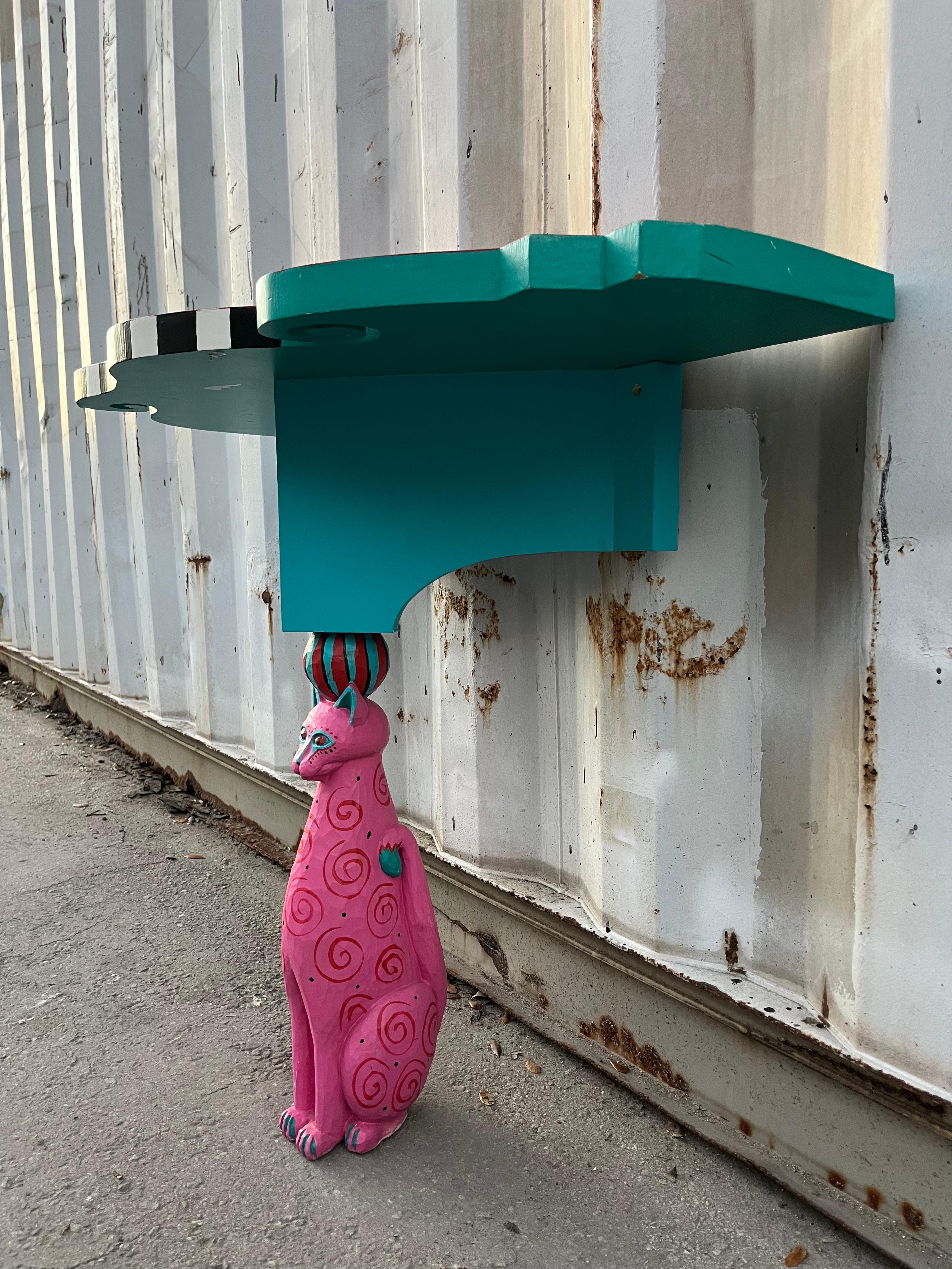 Consola artesanal con pedestal para gatos. en Bueno estado para la venta en Miami, FL