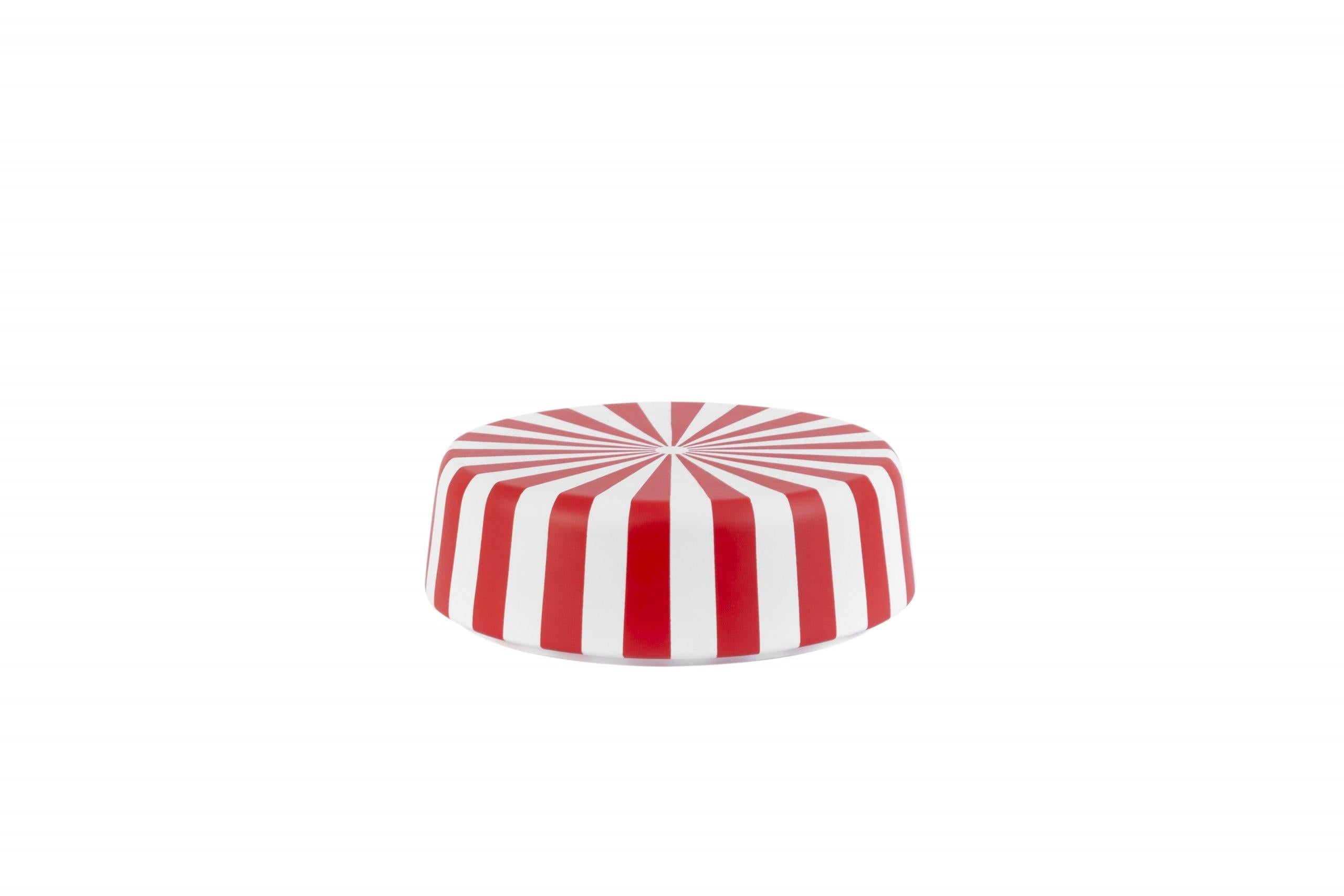 Bringen Sie einen verspielten Farbakzent auf Ihren Tisch mit diesem Mini Nubian Serving Stand, inspiriert von unserer beliebten Nubian Collection. Dieser skurrile und charaktervolle Ständer fängt die Freude und den Charme der nubischen Kultur durch