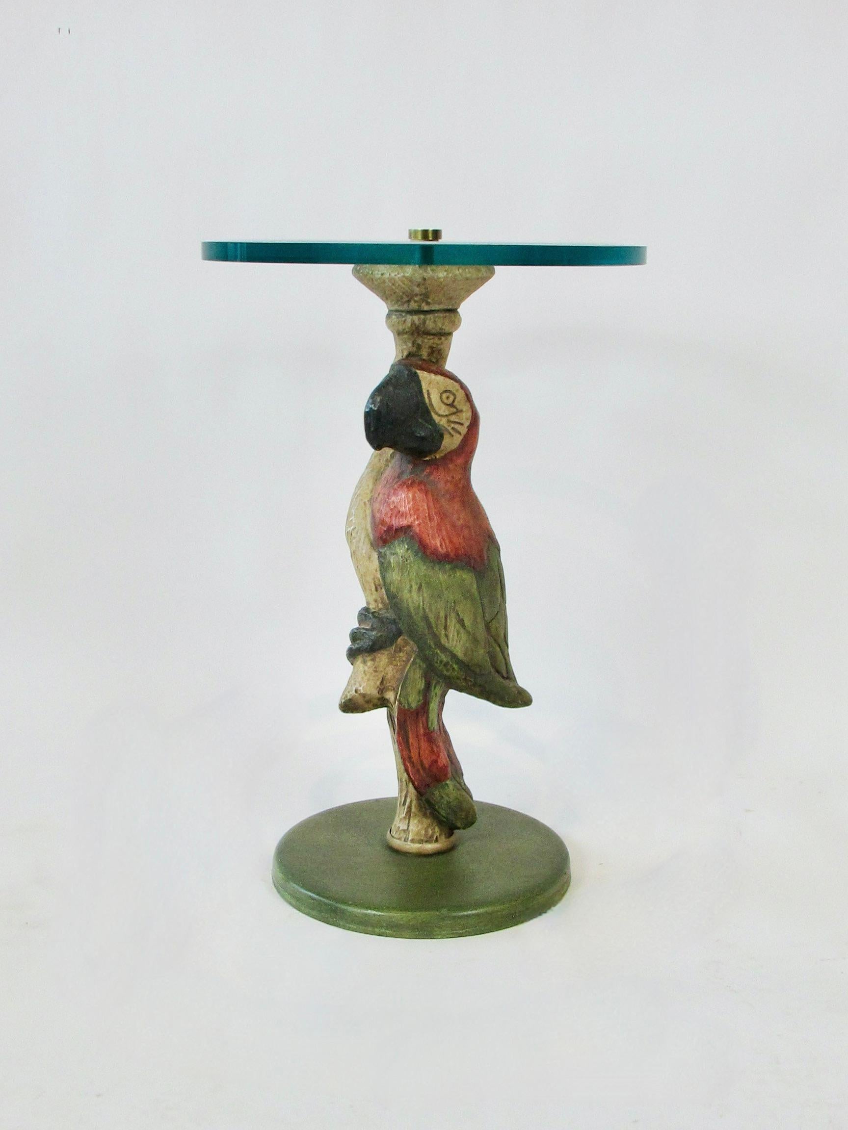 Skurrile Polly Want einen Tisch, abgeschrägtes Glas auf Papagei-Sockel im Stil von Maitland Smith (Moderne der Mitte des Jahrhunderts) im Angebot