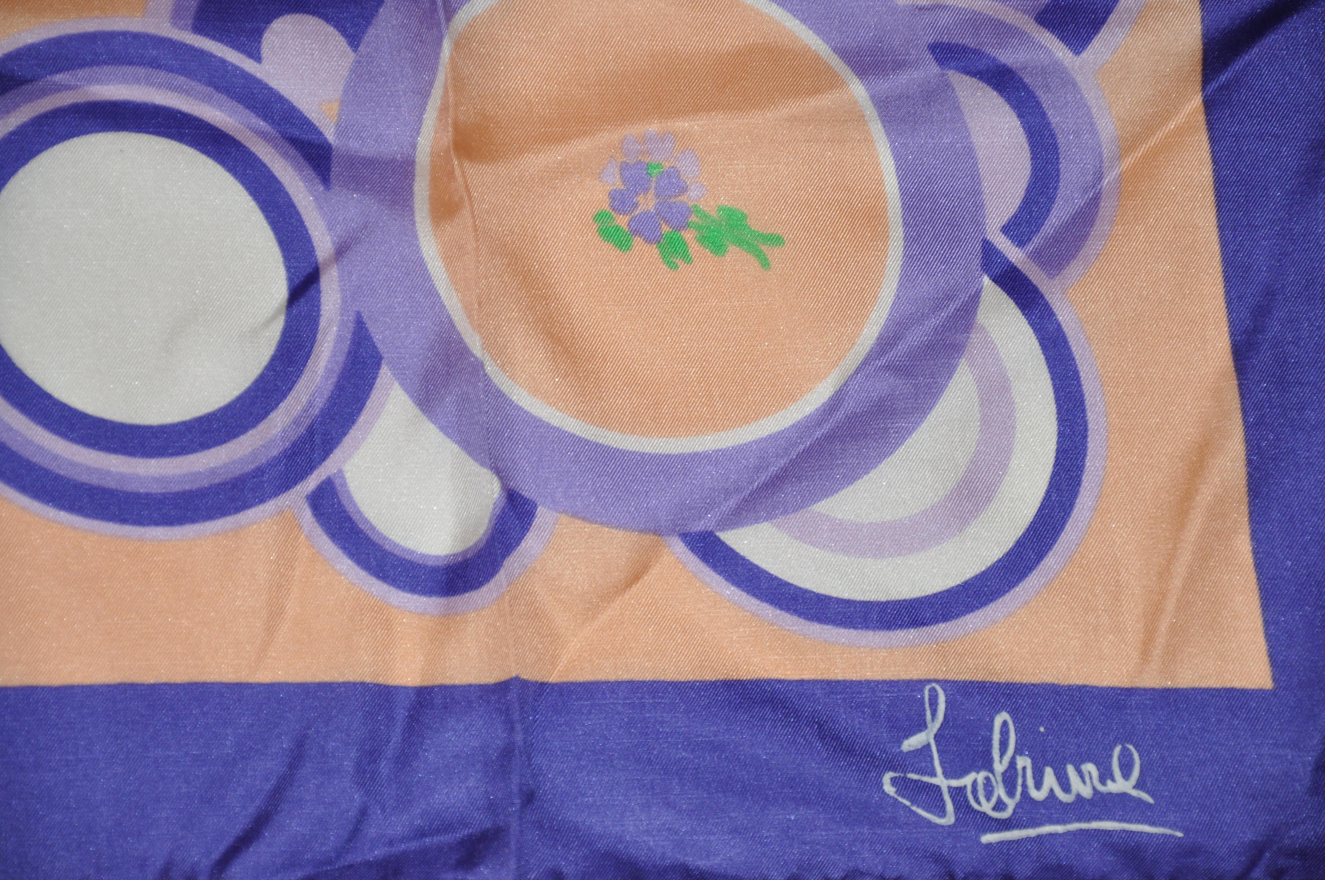 Écharpe en soie fantaisiste violette riche avec « Abat-jours abstraits de cercles lavande » Unisexe en vente