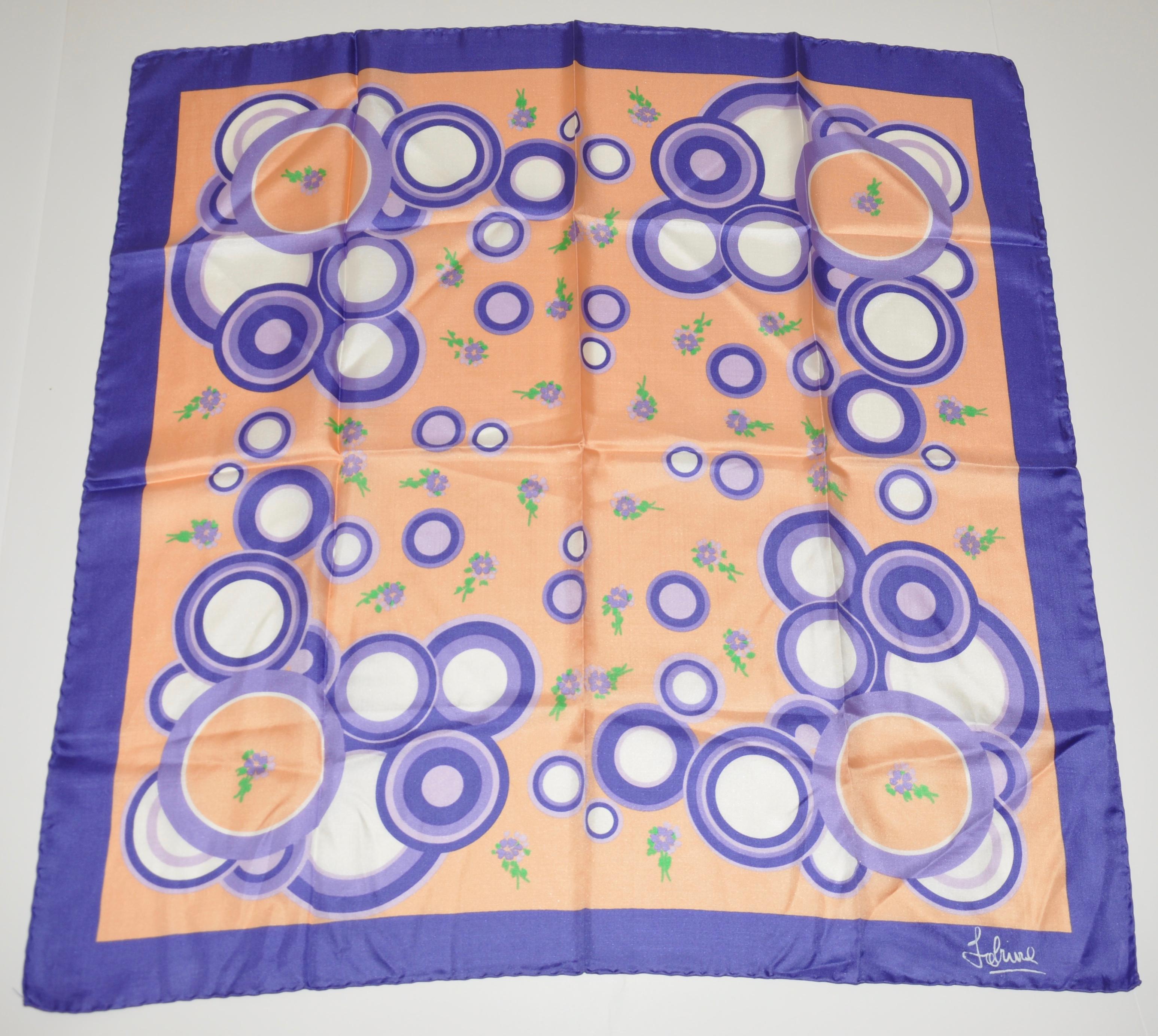 Écharpe en soie fantaisiste violette riche avec « Abat-jours abstraits de cercles lavande » en vente 2