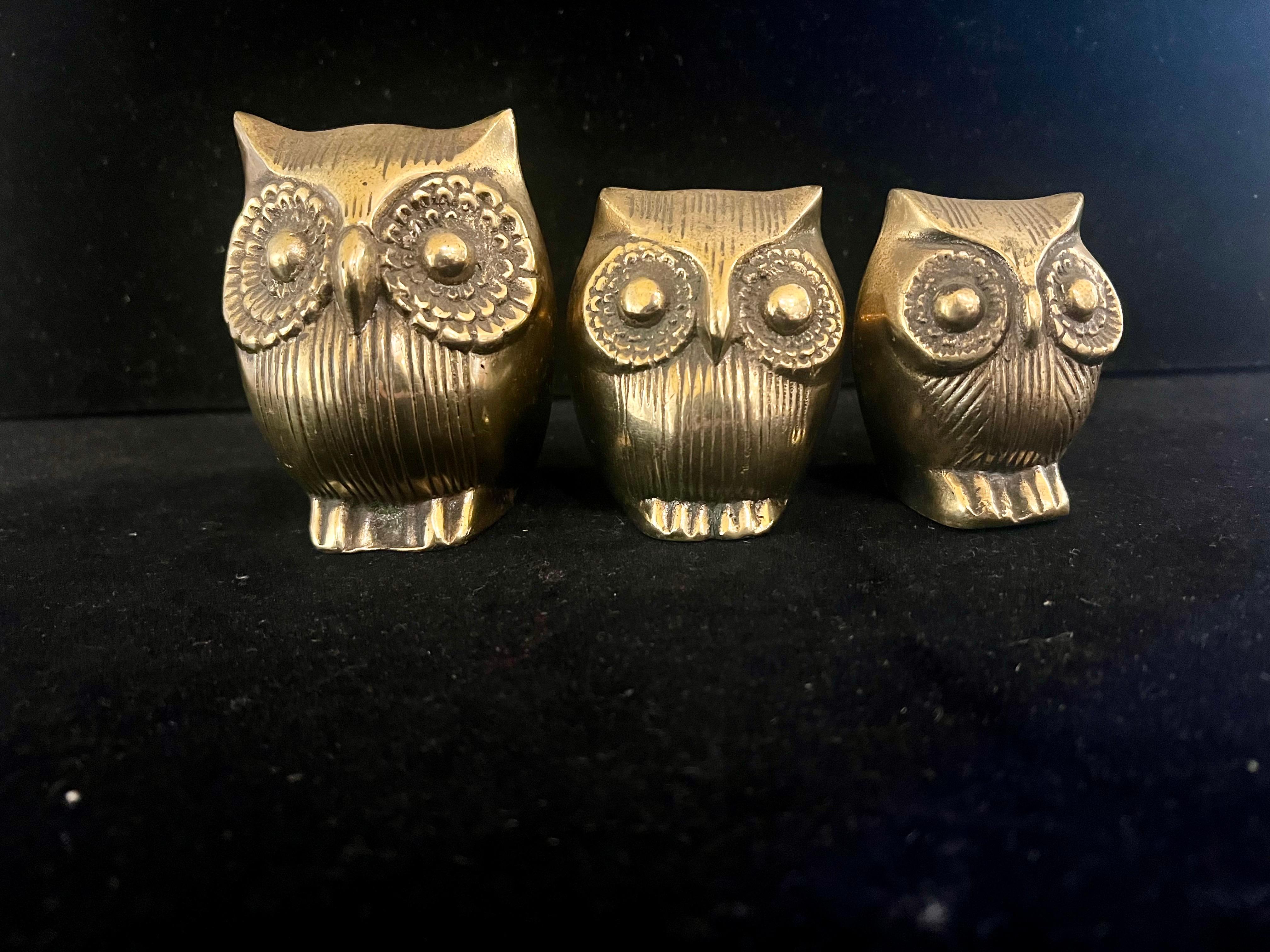 Mid-Century Modern Whimsical set of 3 Patinated Brass Owls from short to tall 1960's For Sale
