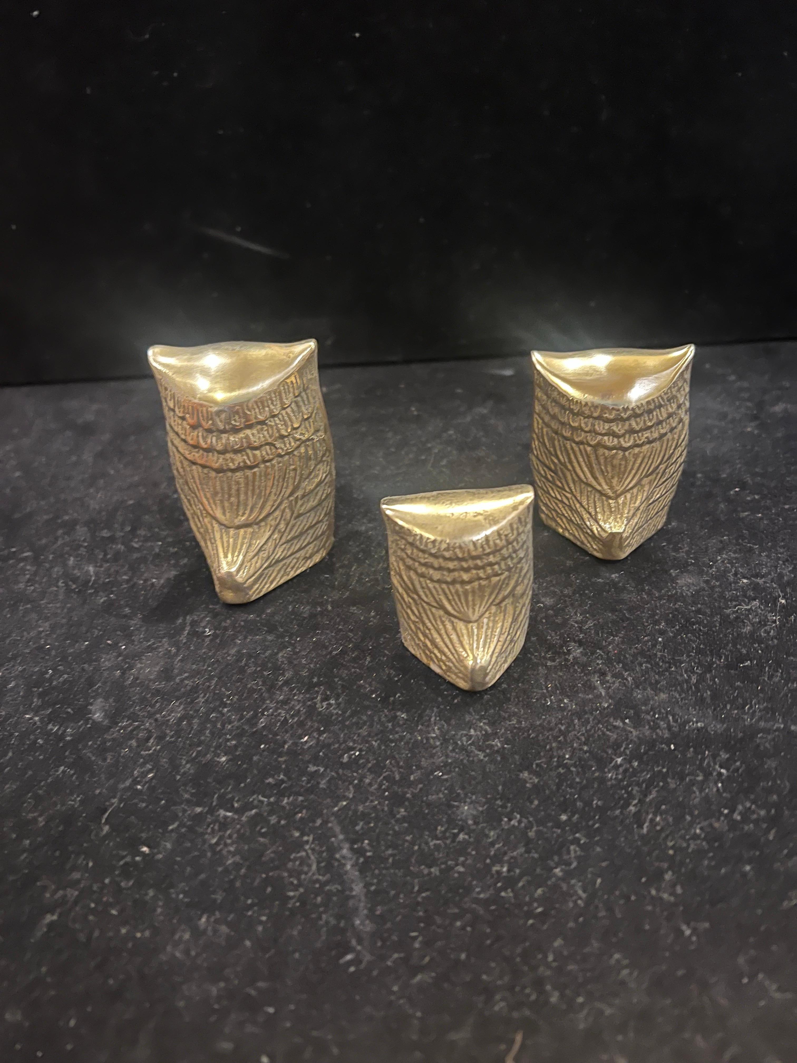 Mid-Century Modern Whimsical set of 3 Patinated Brass Owls from short to tall 1960's For Sale