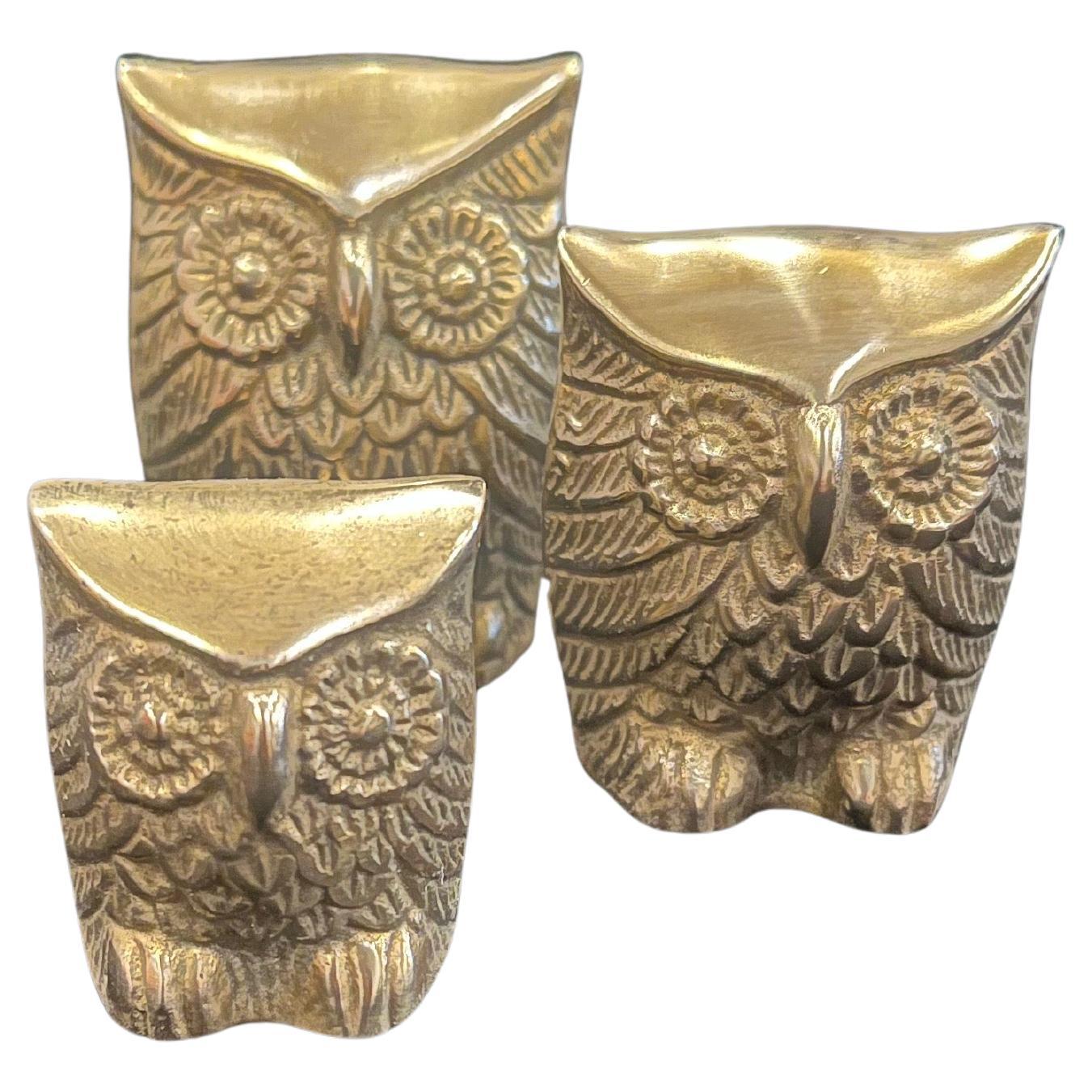 Whimsical set of 3 Patinated Brass Owls from short to tall 1960's For Sale
