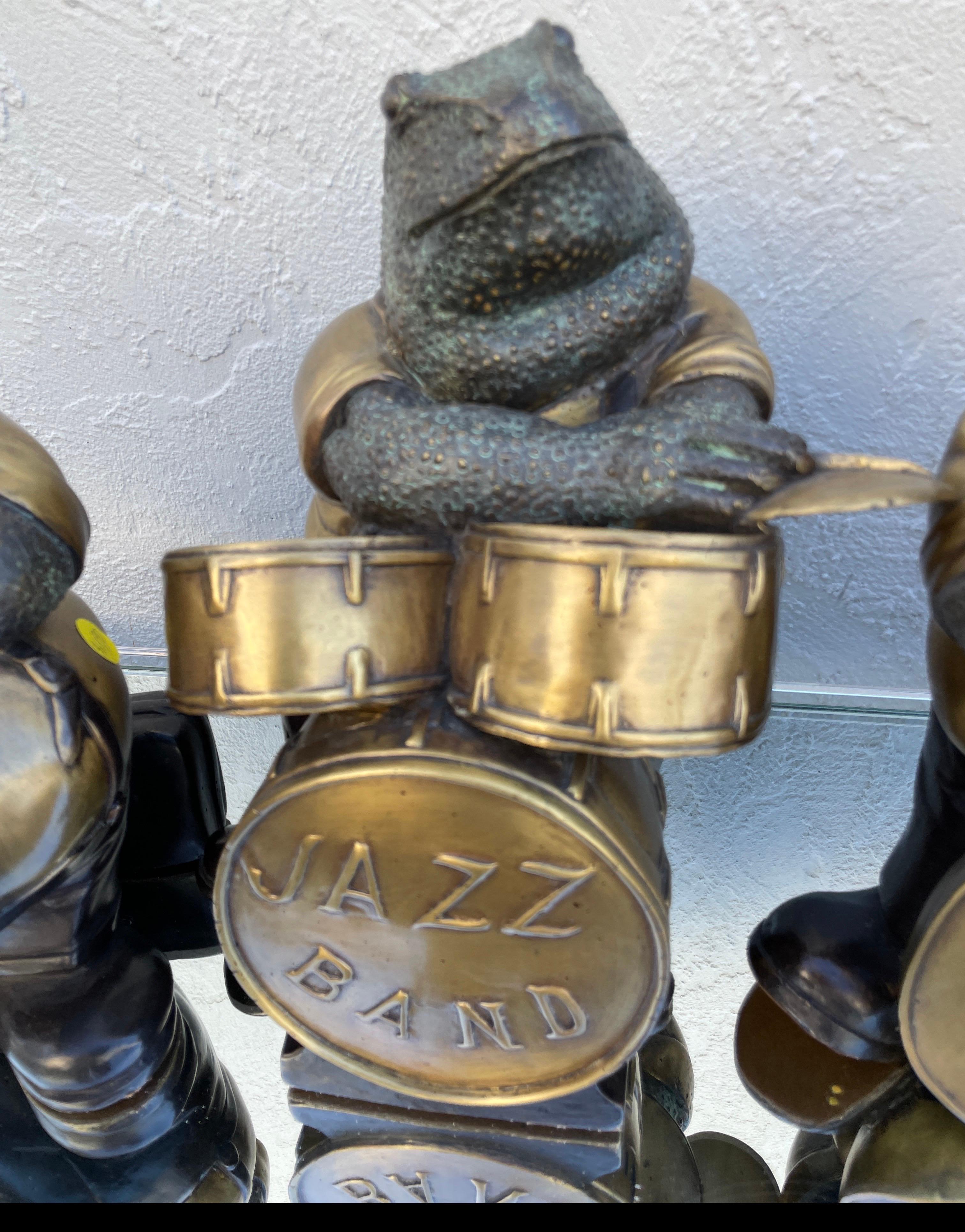 Stravagante set di quattro rane musicanti in bronzo In condizioni buone in vendita a West Palm Beach, FL