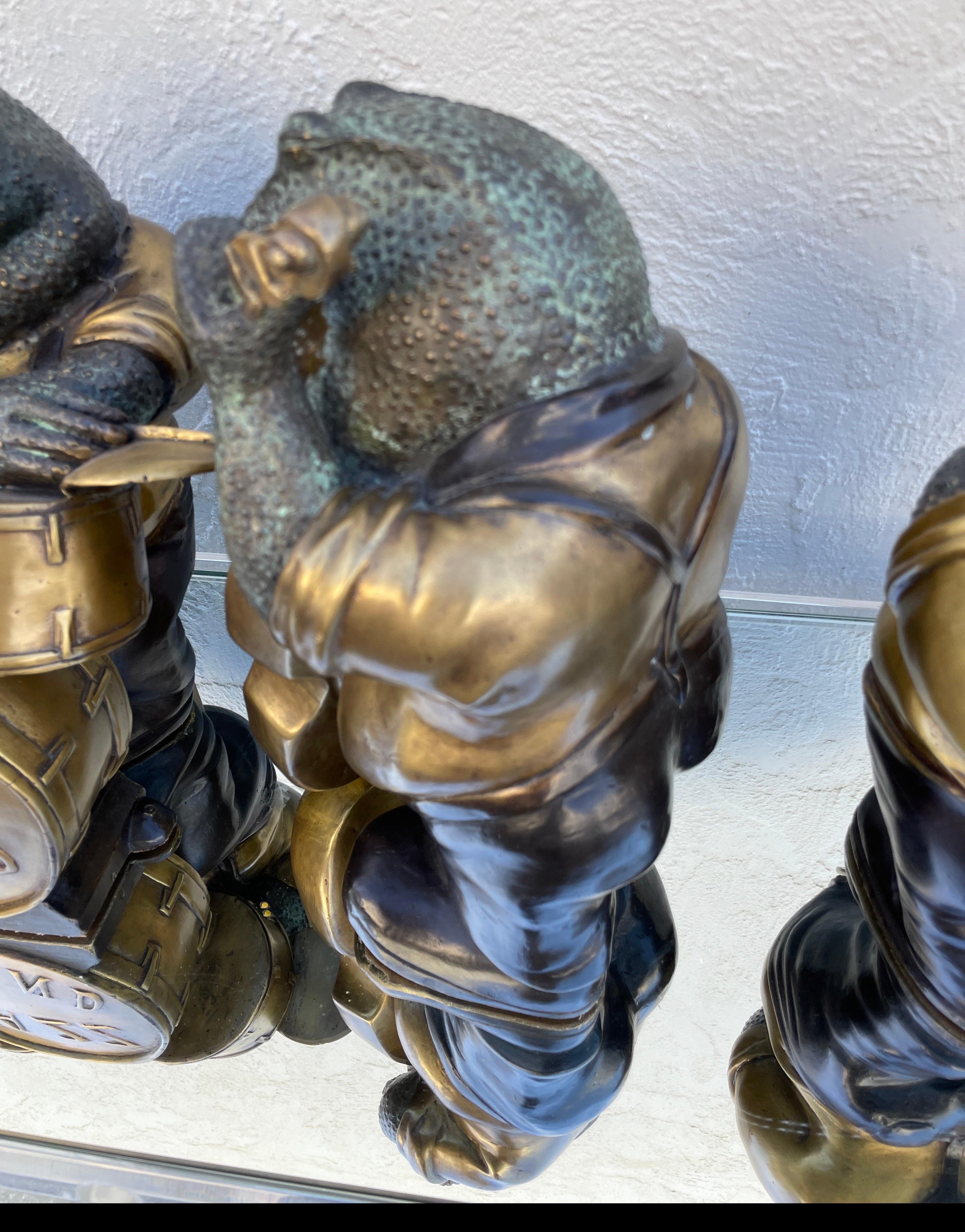 Stravagante set di quattro rane musicanti in bronzo in vendita 3
