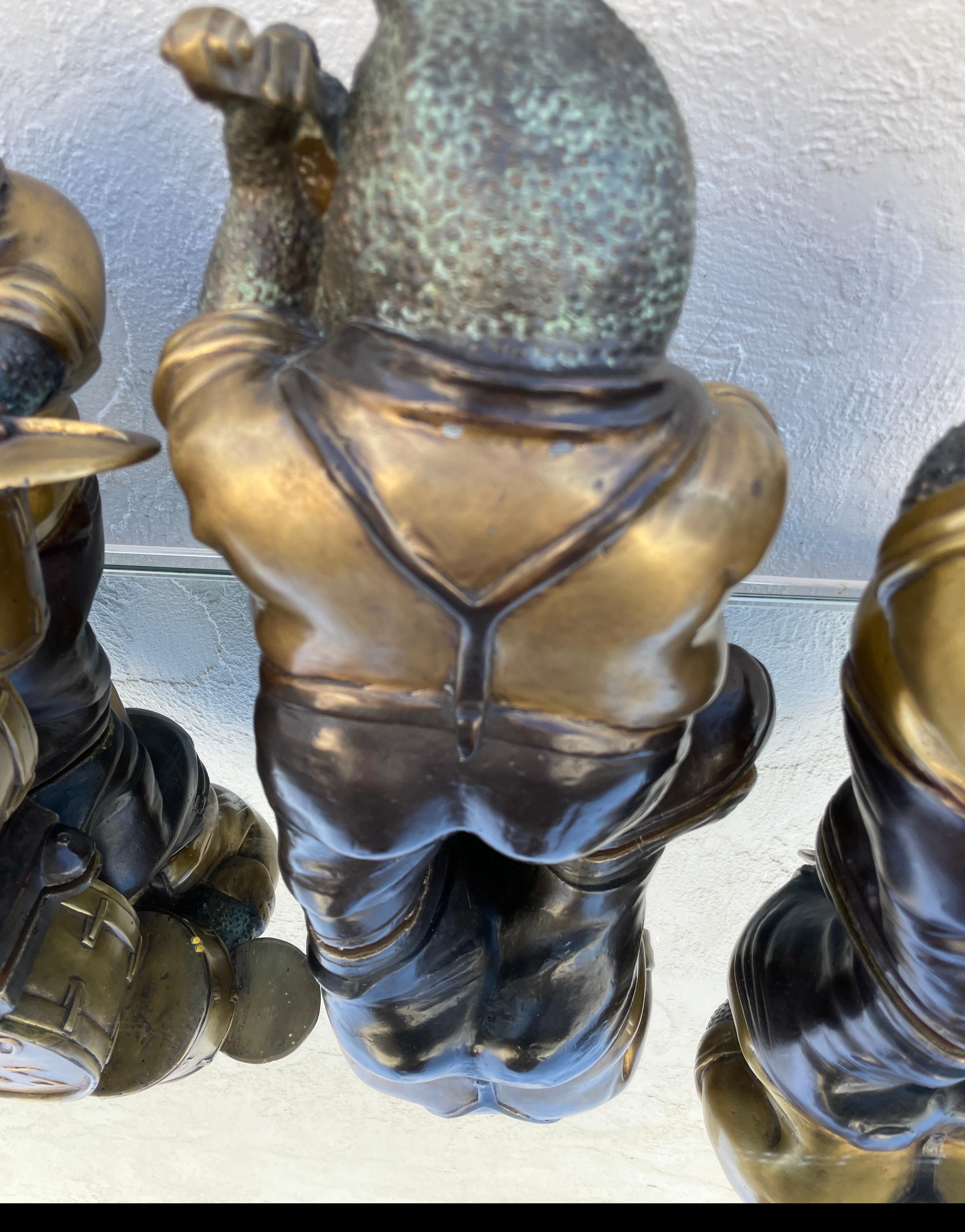 Stravagante set di quattro rane musicanti in bronzo in vendita 4