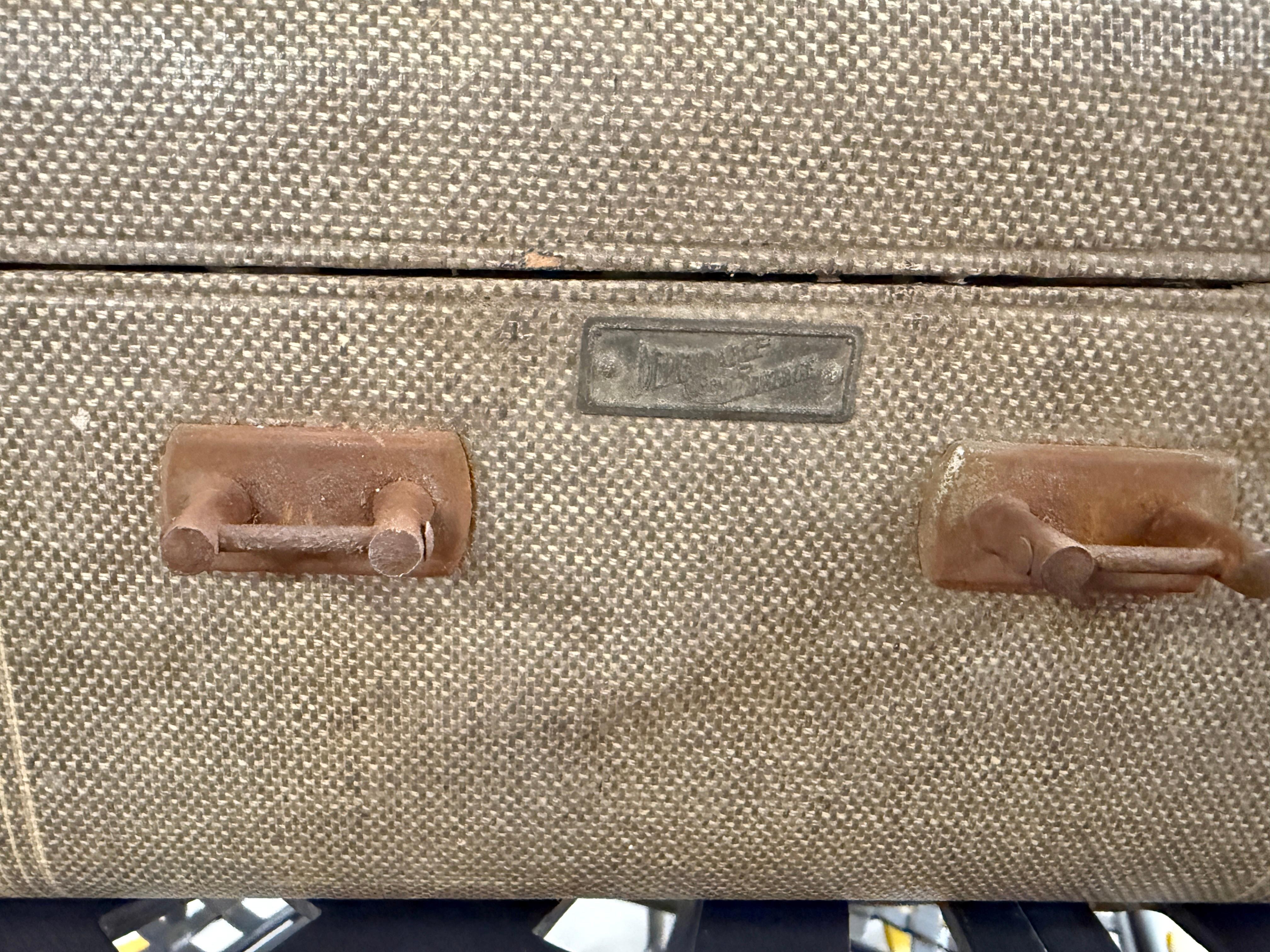Camion fantaisiste Sculpture valise 2005 par Bruce Houston en vente 4