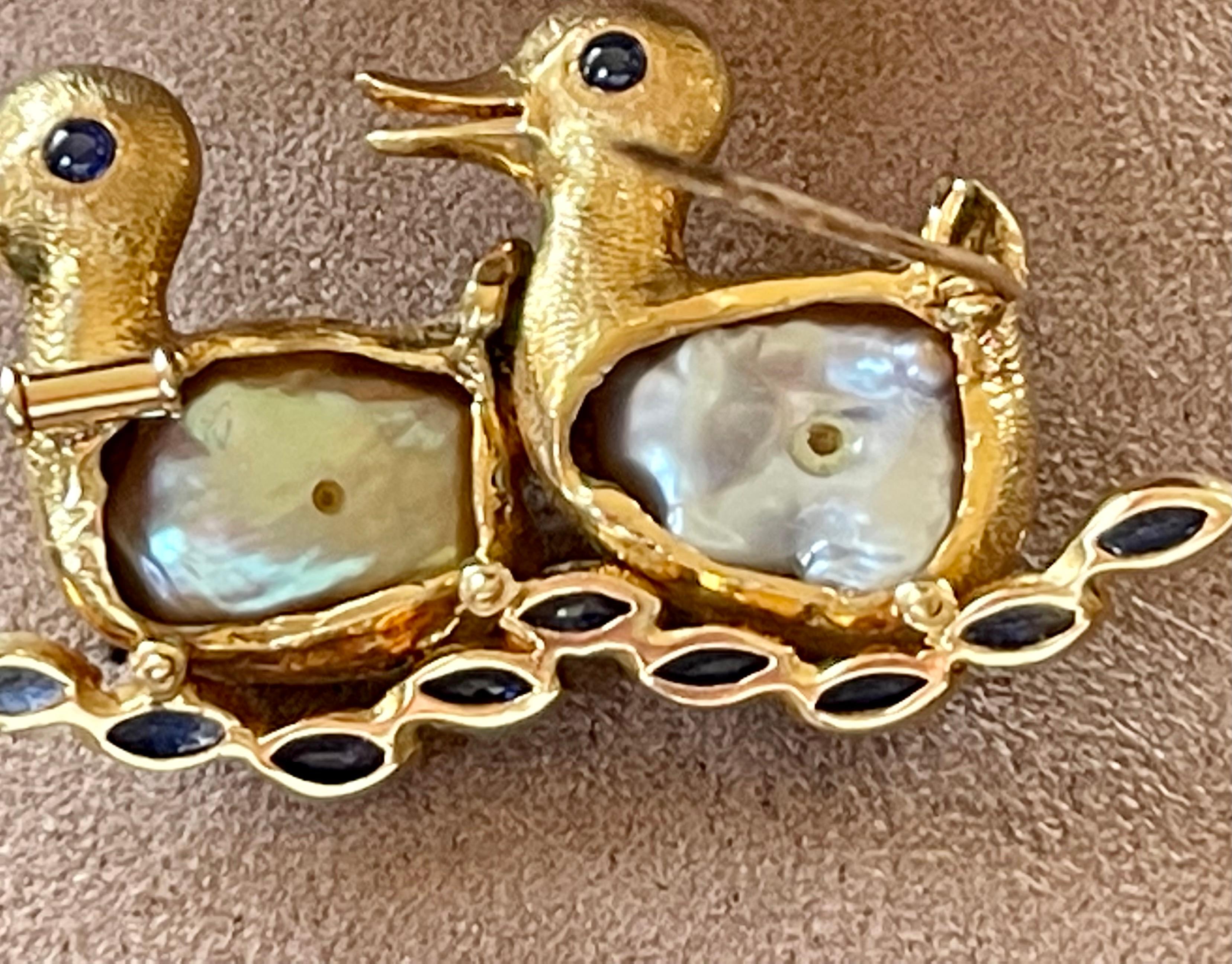 Retro Whimsical Vintage 18 K Yellow Gold Duck Brooch Baroque Pearls Sapphire Diamond