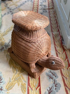 Tabouret fantaisiste vintage en osier et rotin en forme de tortue