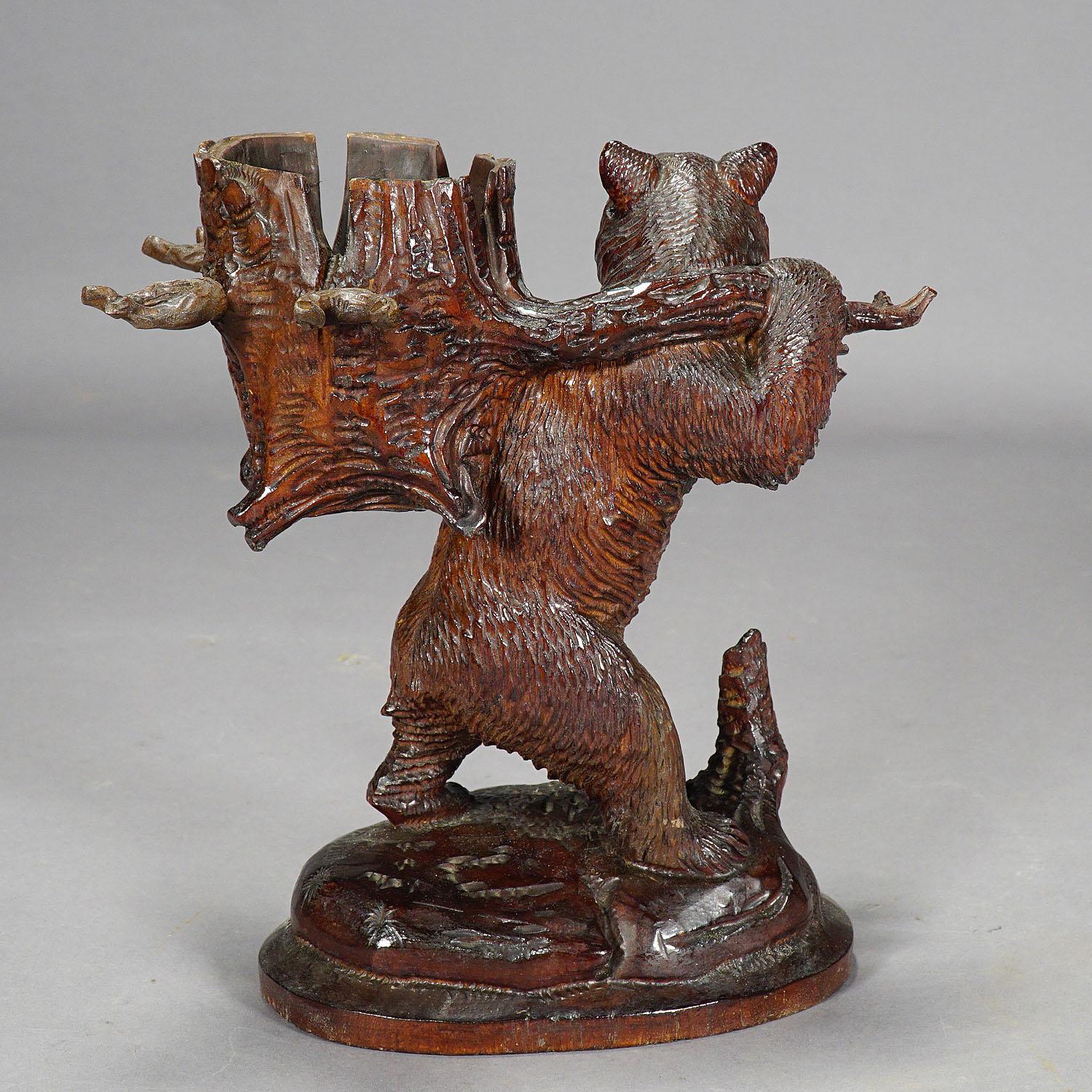 19th Century Whimsy Wooden Carved Bear Decanter Stand Swiss Brienz, 1900