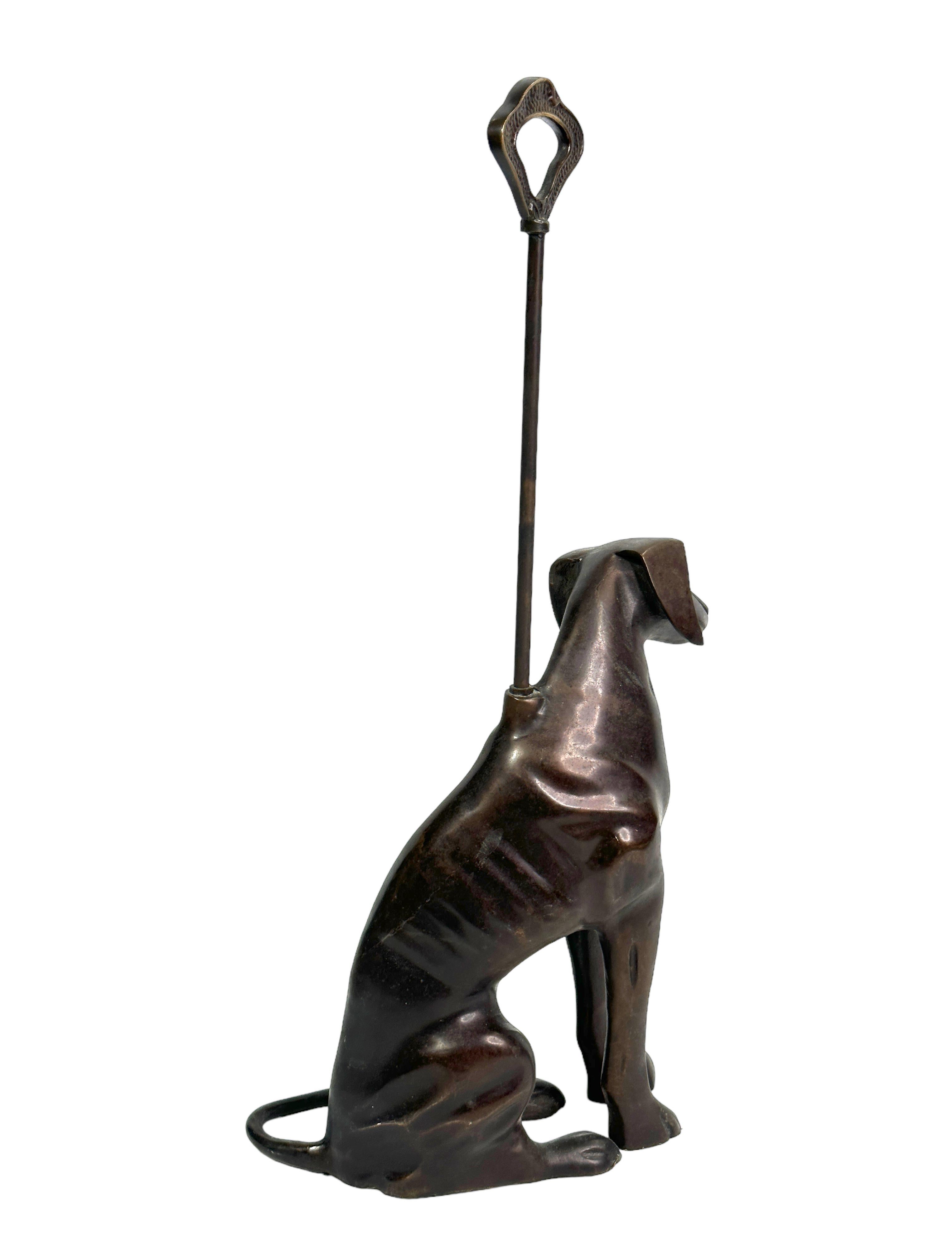 Allemand Stop de porte en bronze de style Art Déco allemand vintage avec chien lévrier whippet en vente
