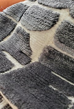 "Whips Charcoal" Contemporary Area Rug in Himalayan Wool and Chinese Silk