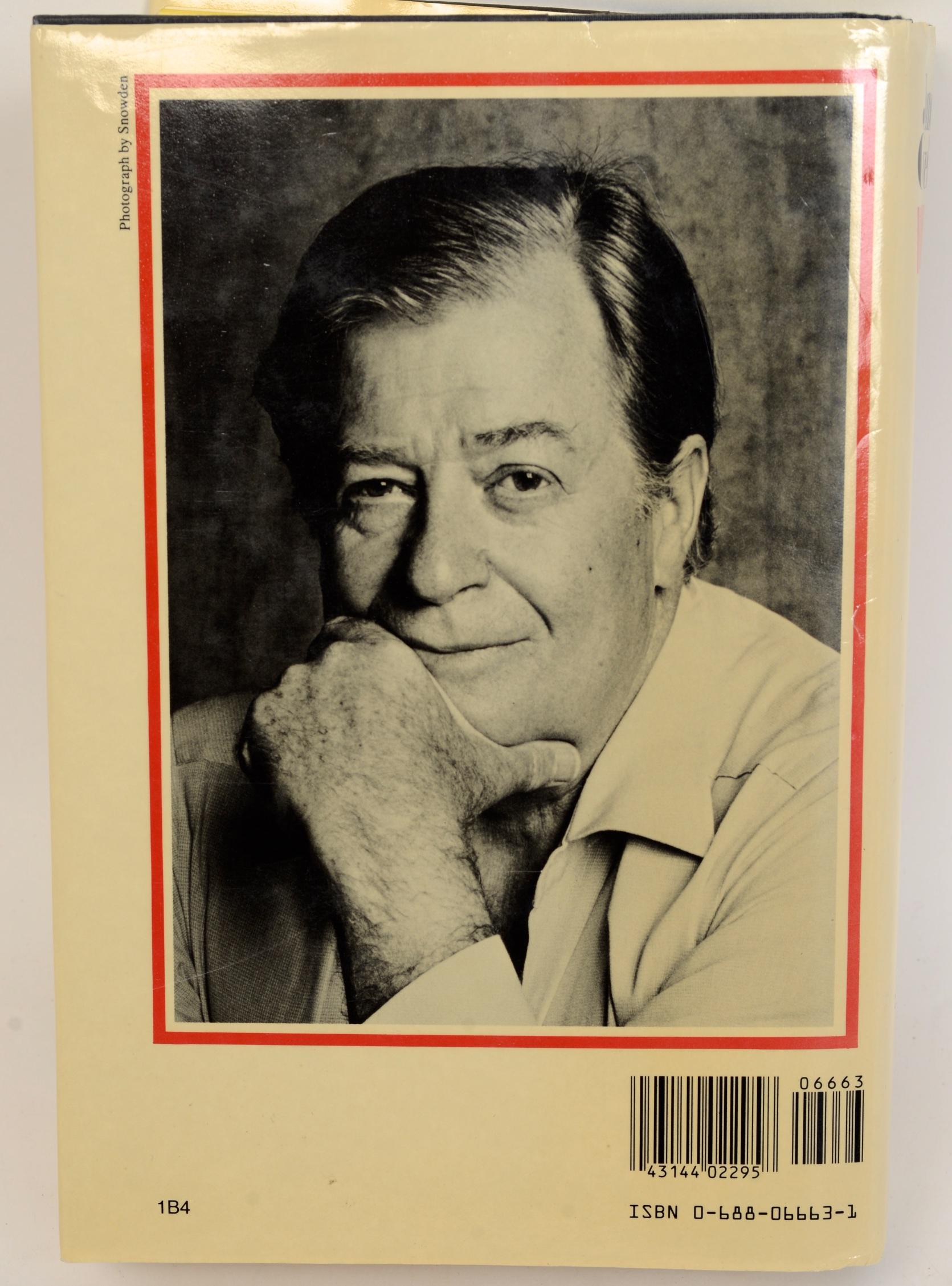 Whirlwind de James Clavell. William Morrow & Co., New York, 1986. Couverture rigide avec jaquette, première édition. L'histoire de trois semaines de fanatisme, de passion, d'abnégation et de déchirement à Téhéran en février 1979. Une équipe de