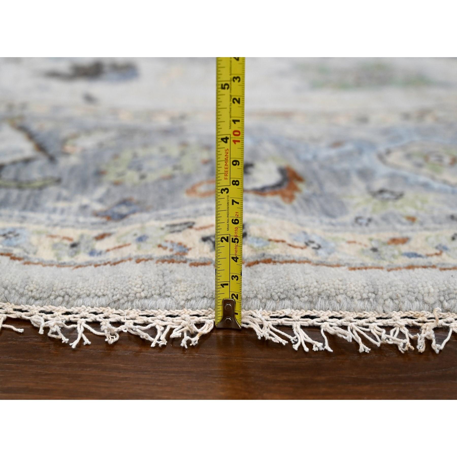 Laine Tapis rond Oushak gris Whirlwind en laine nouée à la main à motif floral 9'10