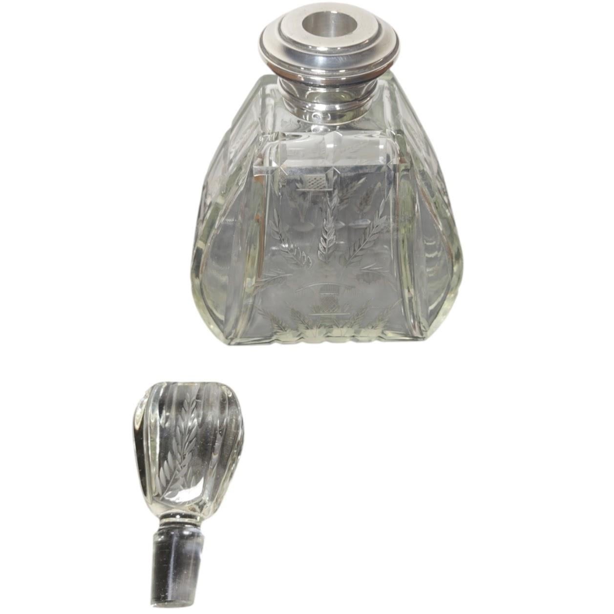 Decantador de whisky de cristal y plata Argentino en venta