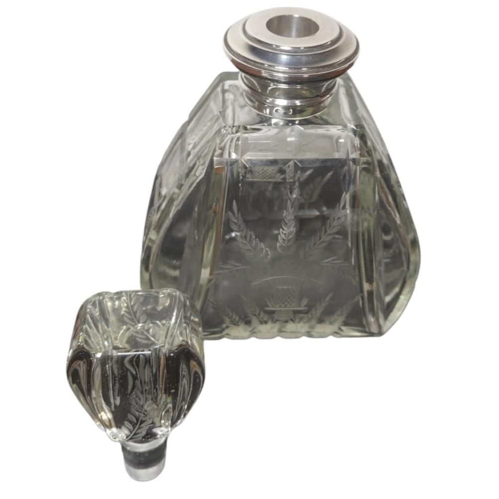 Decantador de whisky de cristal y plata en Bueno estado para la venta en Ciudad Autónoma Buenos Aires, AR