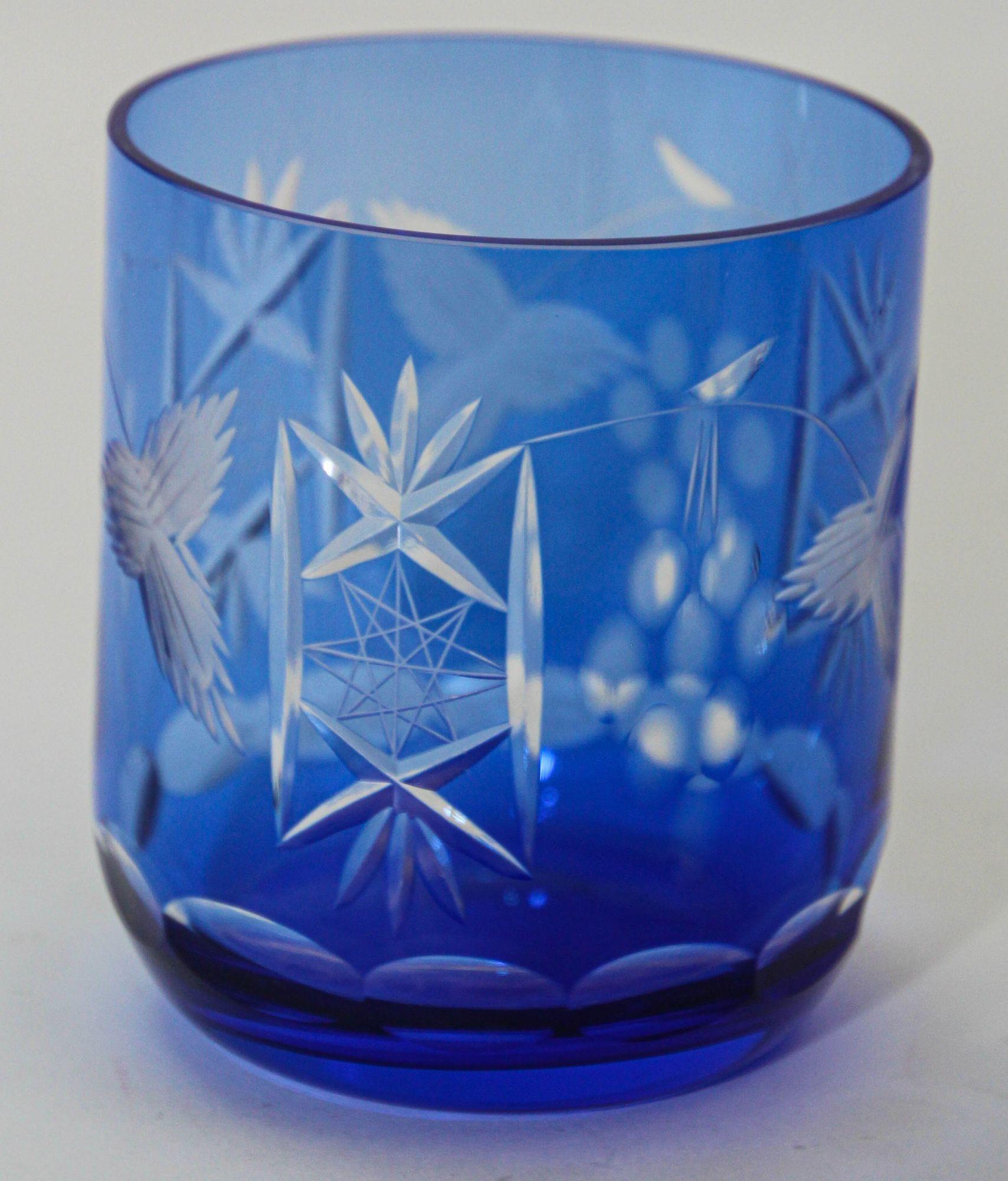 Copas de Whisky Estilo Baccarat Cristal Tallado Azul Zafiro Juego de 8 en Bueno estado para la venta en North Hollywood, CA