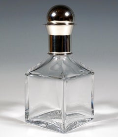 Jarra de whisky con montura y tapón de plata, de Topázio, Portugal, Siglo XX