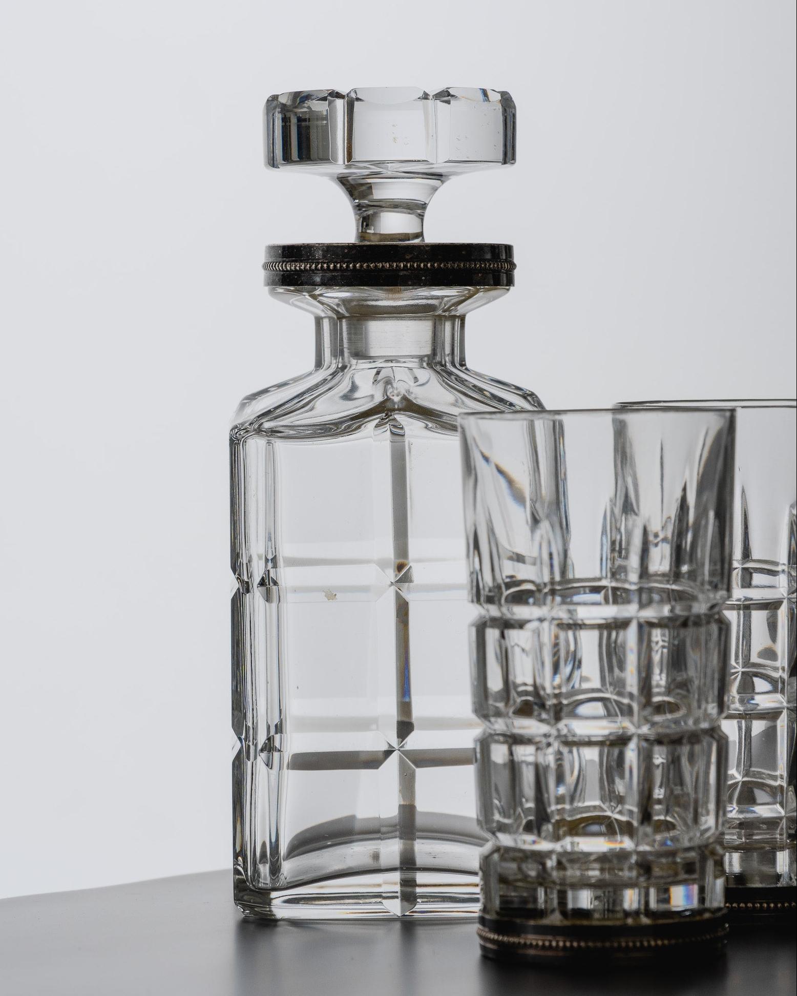 Whisky Decanter and Set of 4 Crystal Glasses, 1960s In Good Condition For Sale In PARIS, FR