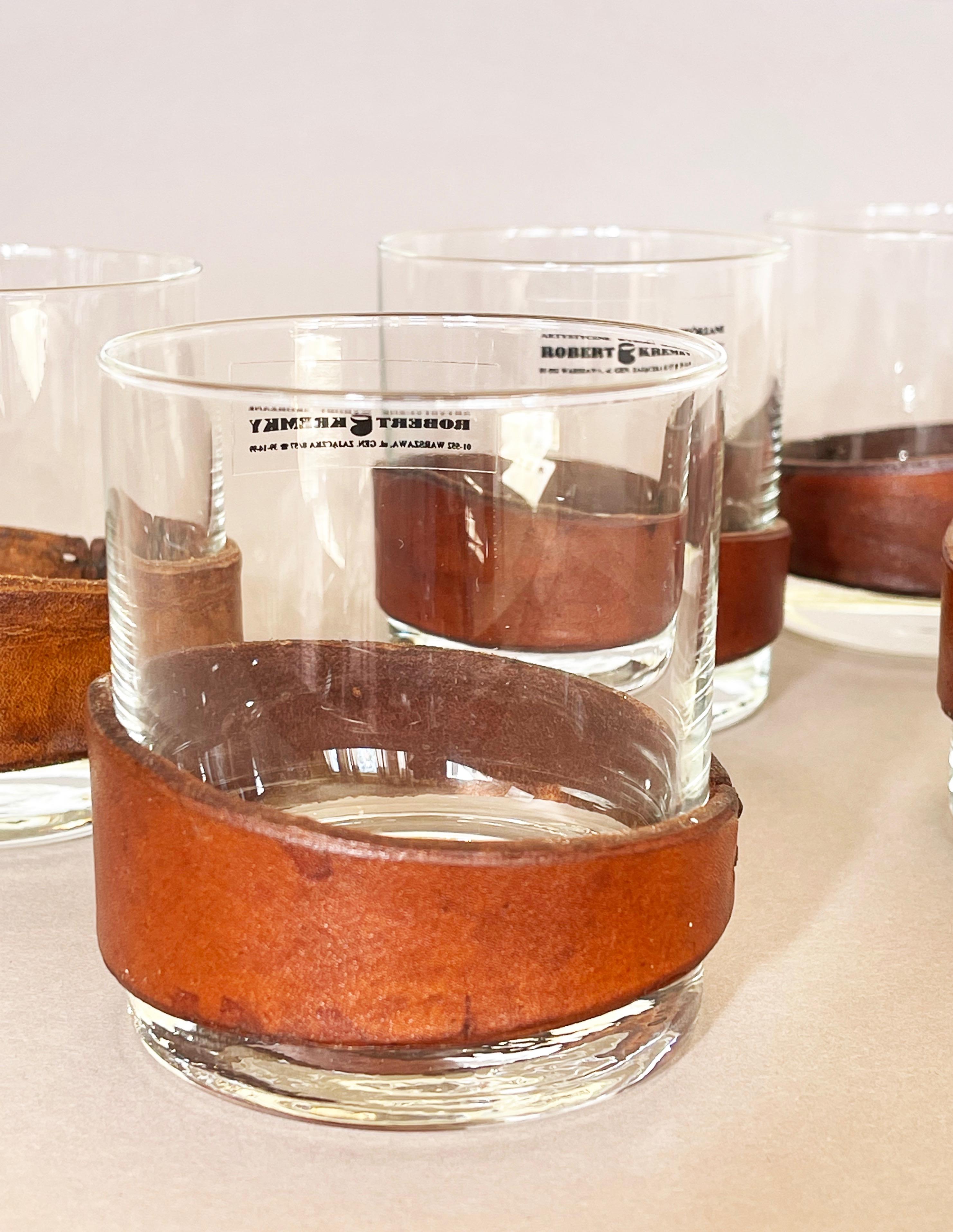 20ième siècle Gobelet à whisky avec étui en cuir d'après Jacques Adnet, lot de 6, années 1980 en vente
