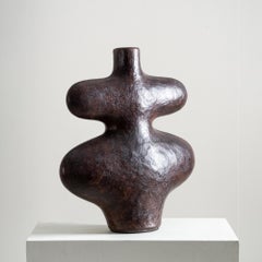 Whisper Vase Skulptur, handgefertigte organische Form in glasiertem Brown