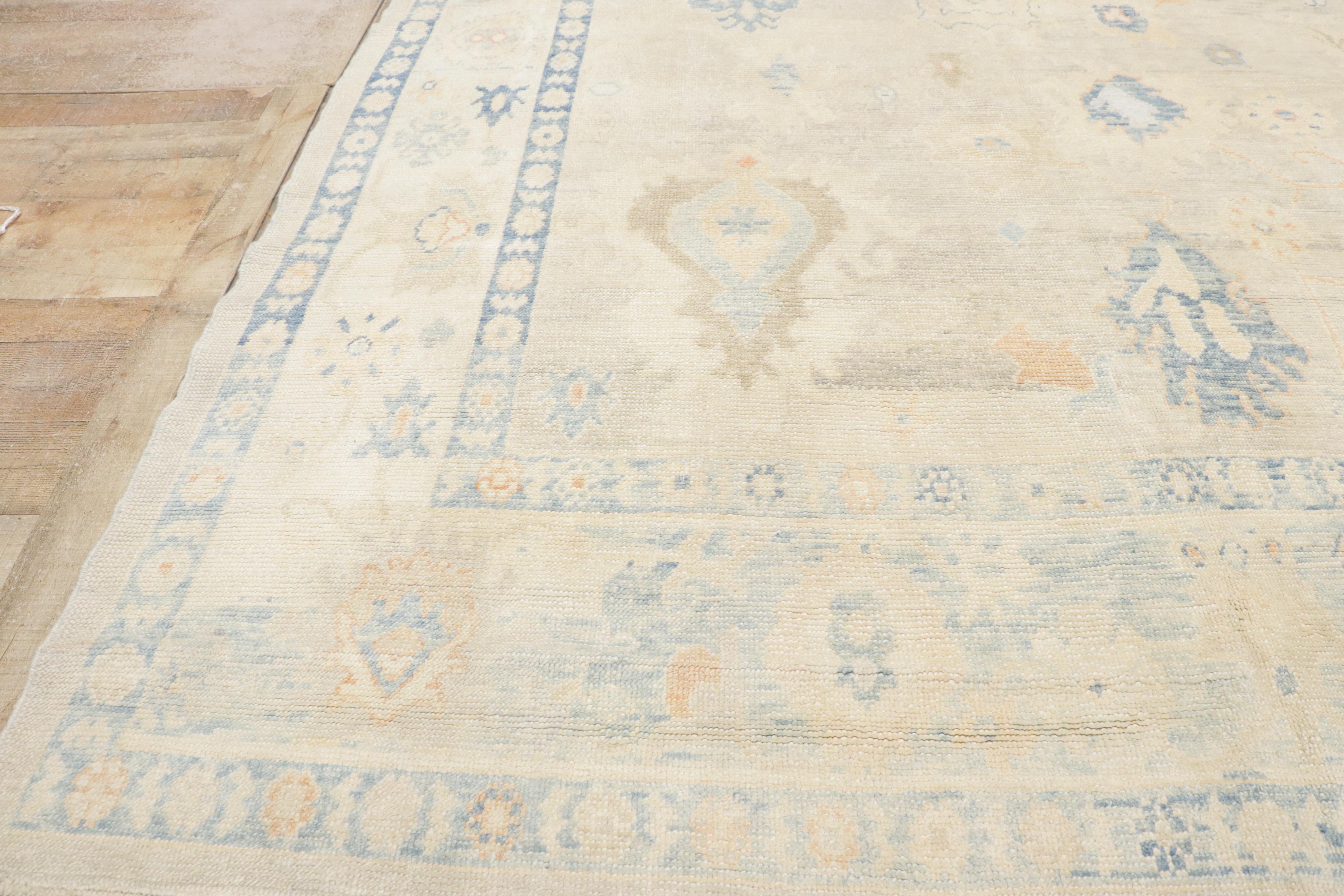 Nouveau tapis turc Oushak, le style gustavien suédois rencontre le style moderne en vente 4