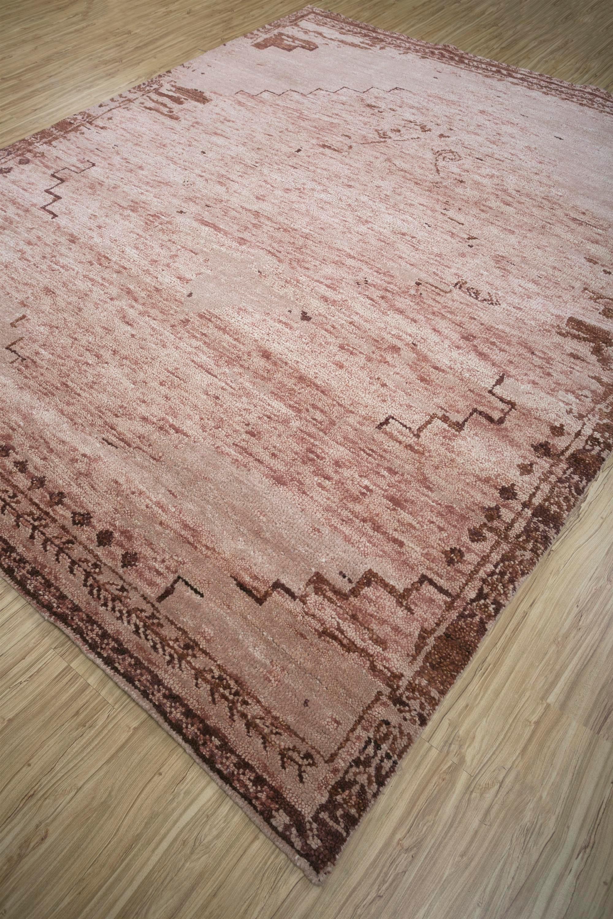 Modern Whispering Winds Light Coral & Teacup Rose 240X300 cm Handknotted Rug For Sale
