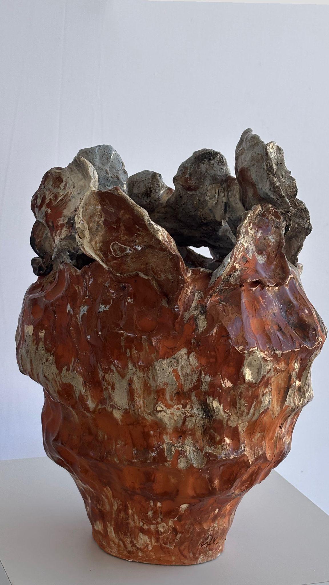 Whispers of autumn collection  Rust Song Vase im Angebot 1