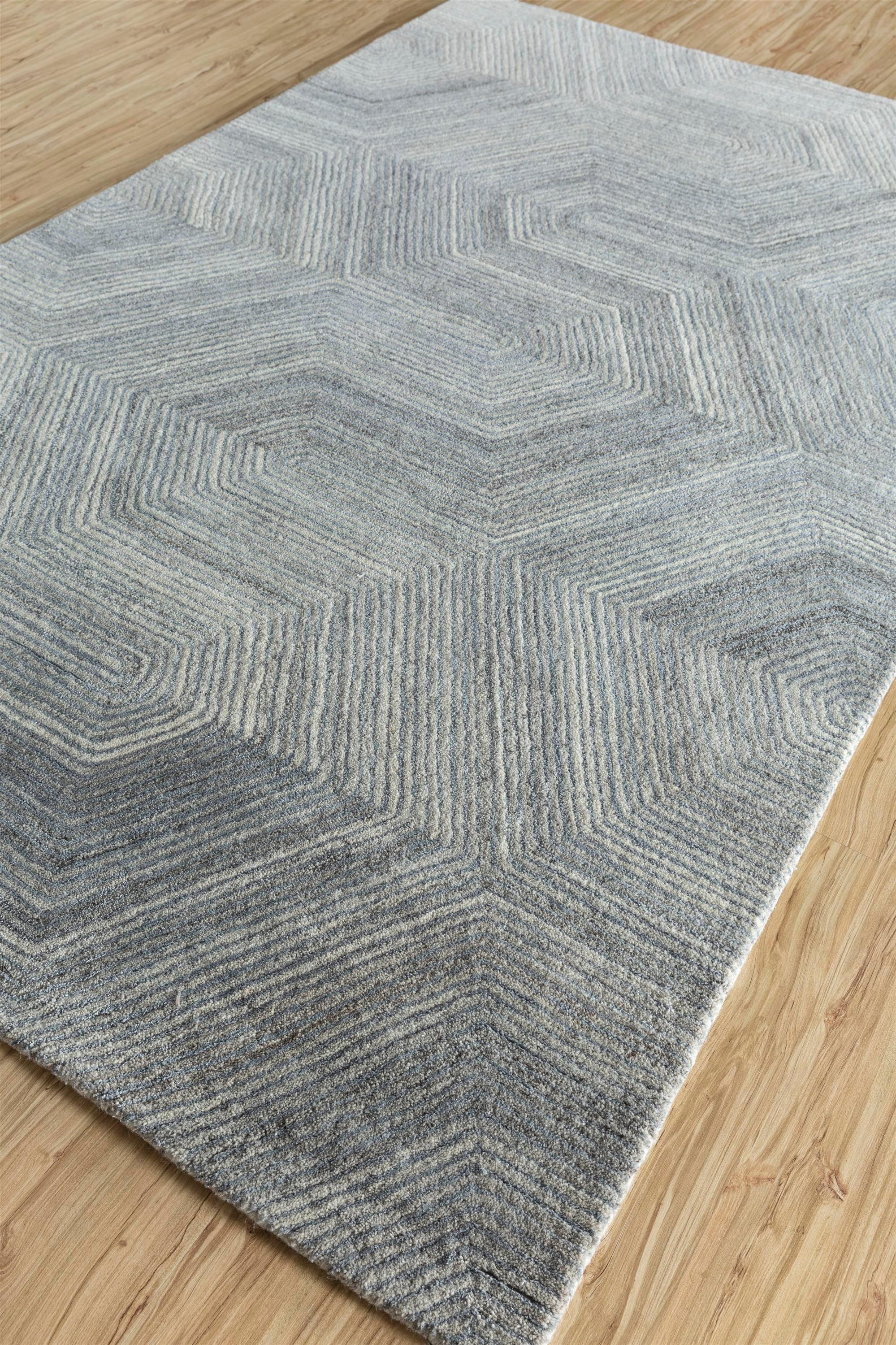 Modern Whispers of Mist Natural Gray Hand-Tufted Rug For Sale