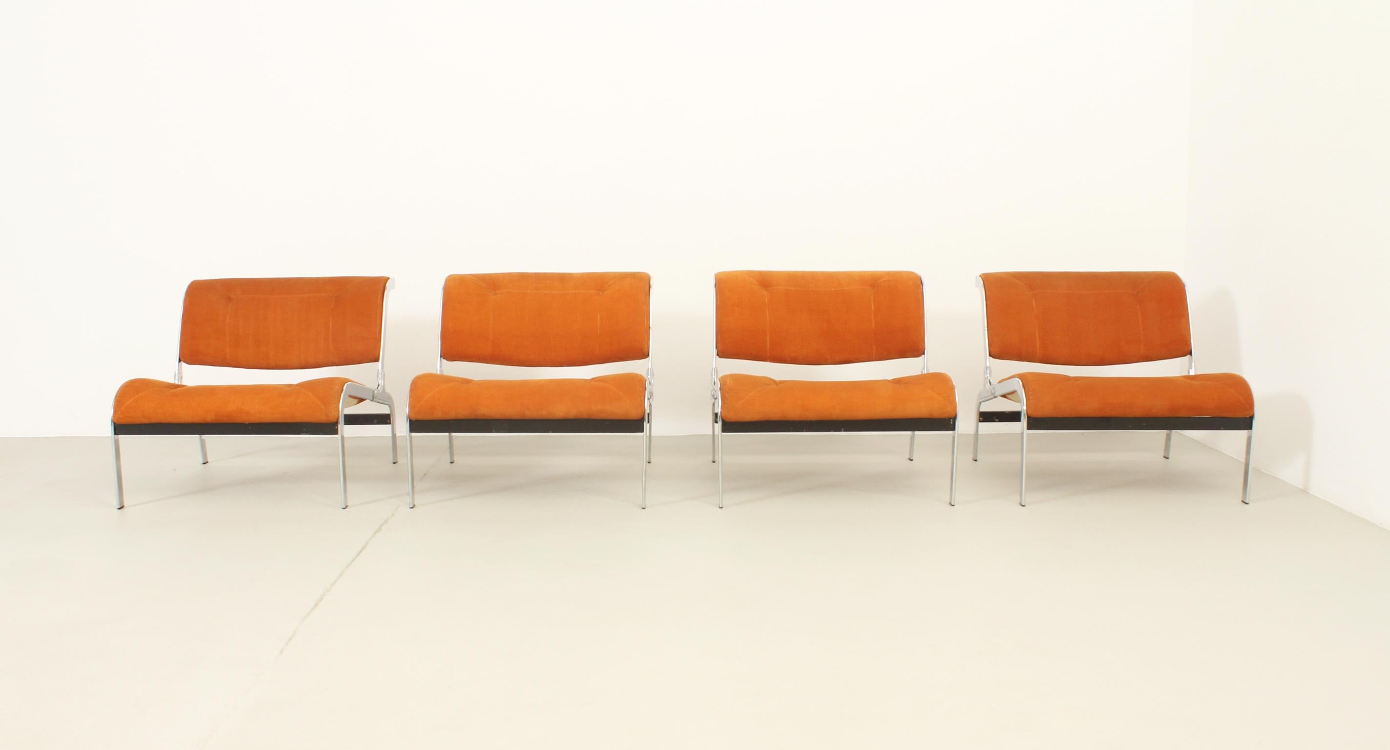 Whist Lounge Chairs by Olivier Mourgue, France, 1964 In Good Condition For Sale In Barcelona, ES