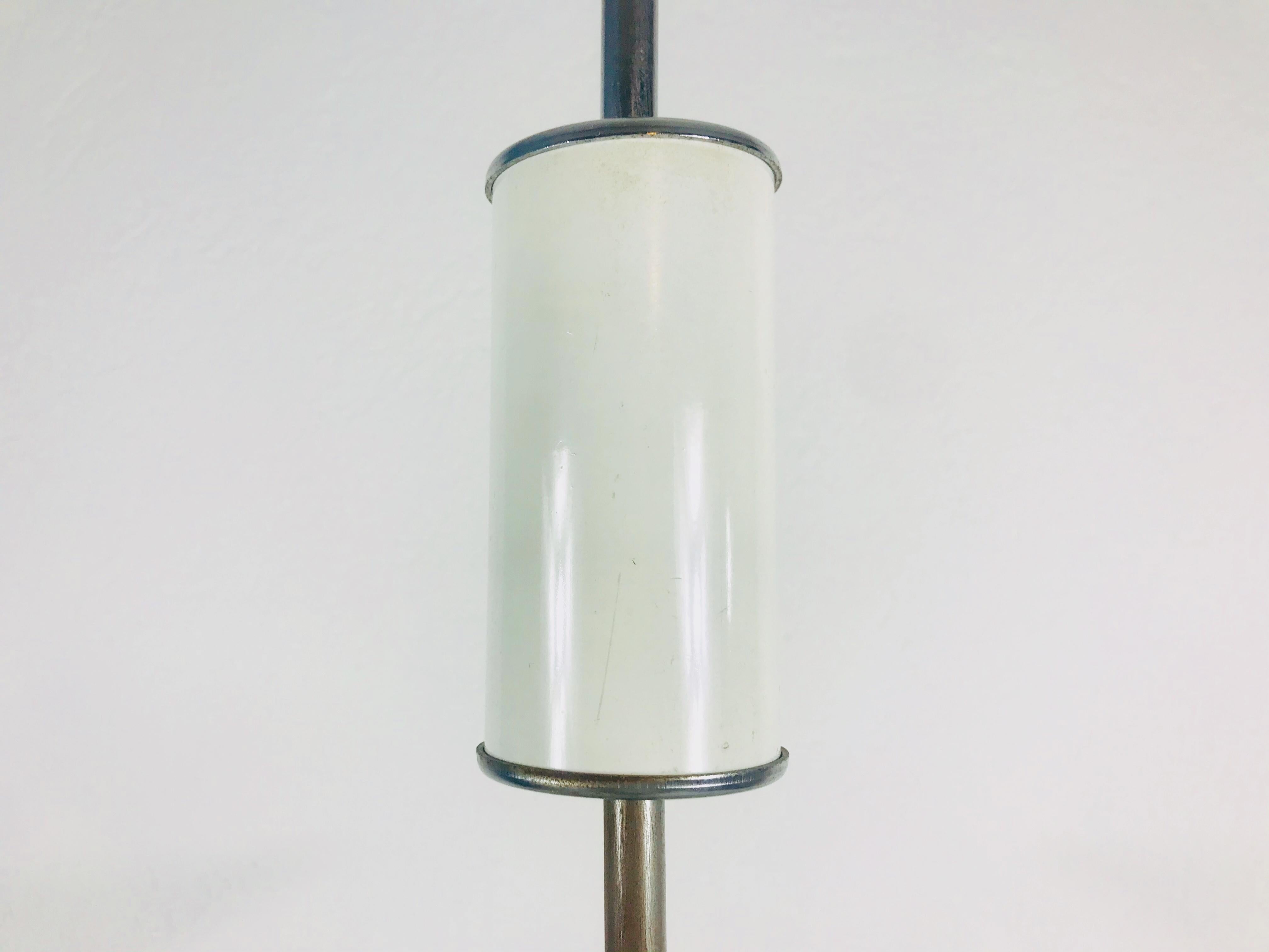 White Metal Italian Space Age Chandelier‚ X-Shape’, 1960s, Italy For Sale 5