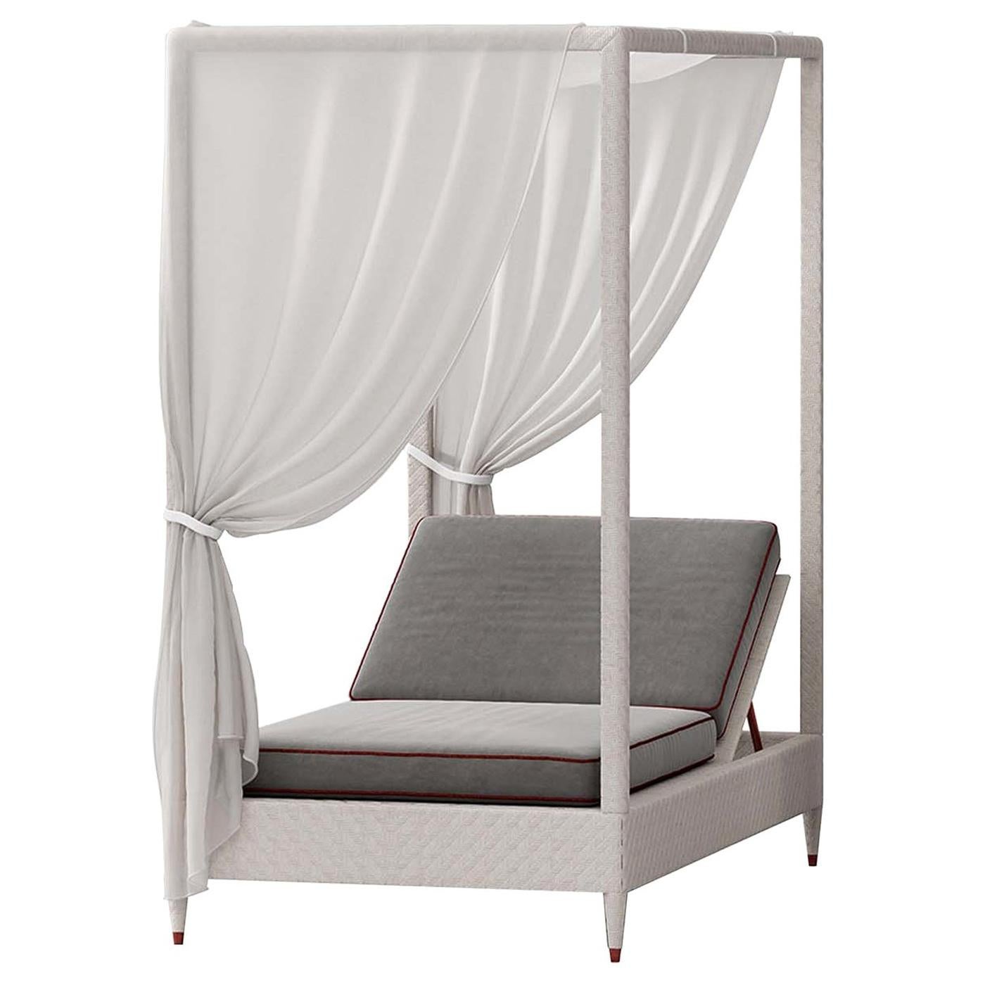White 1-Seat Daybed with Canopy